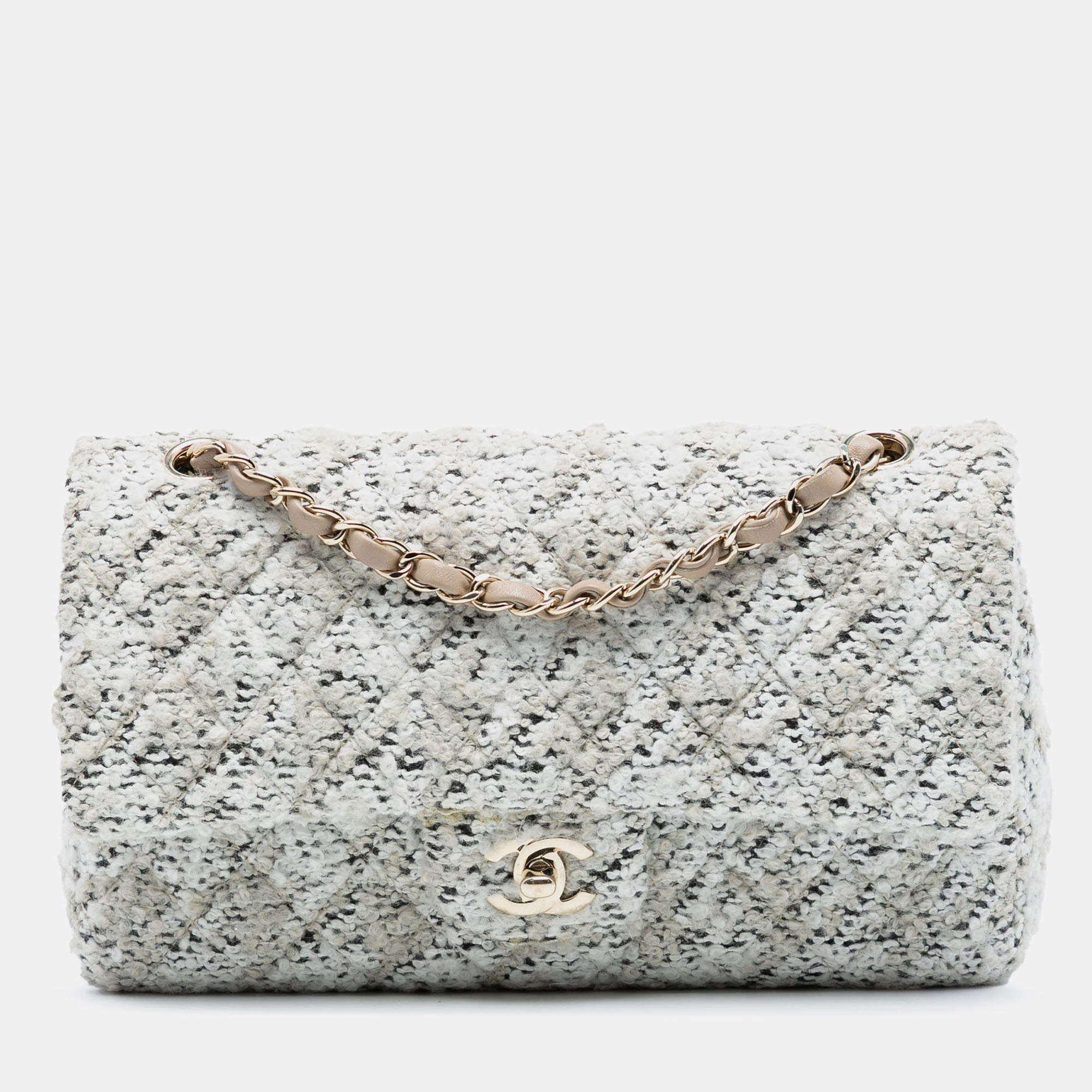 مملوكة مسبقًا Chanel White Medium Classic Tweed Double Flap