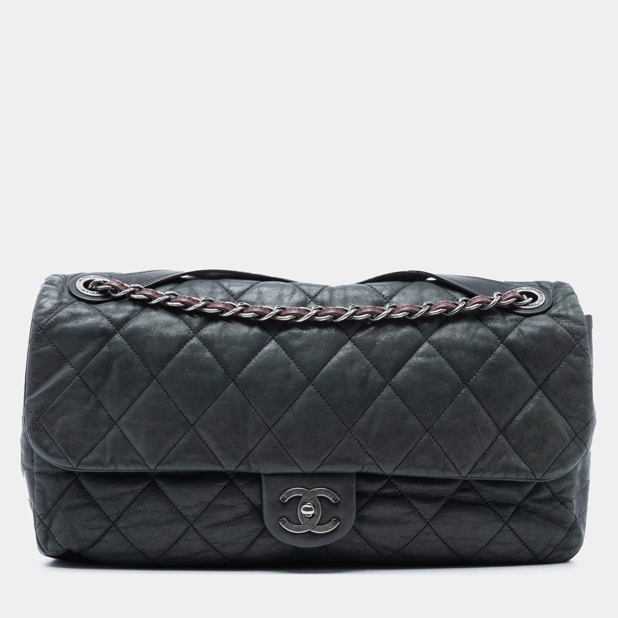 Pre Owned Chanel Green Jumbo Iridescent Calfskin In The Mix Flap