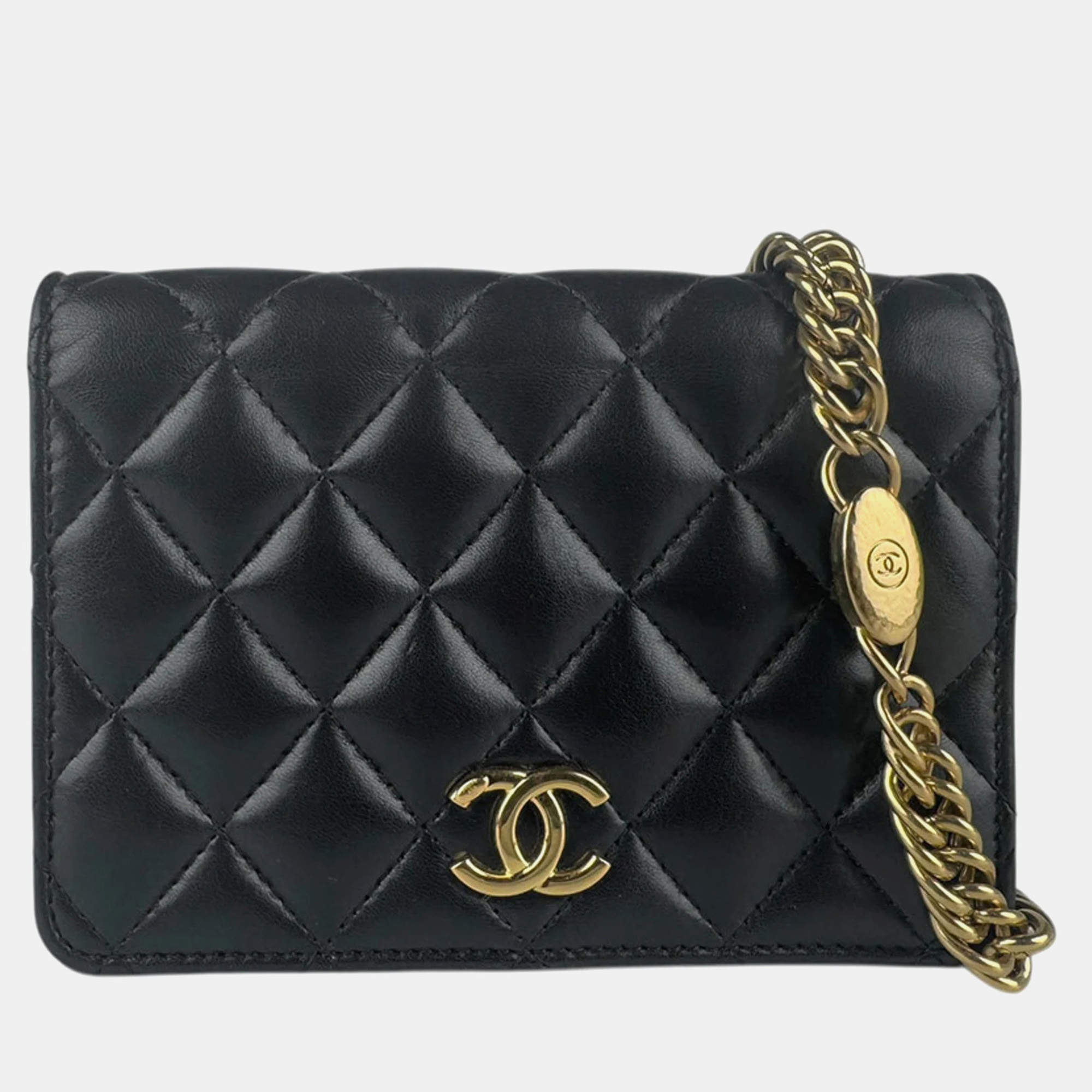 مملوكة مسبقًا Chanel Chain Wallet Lambskin Black And Gold