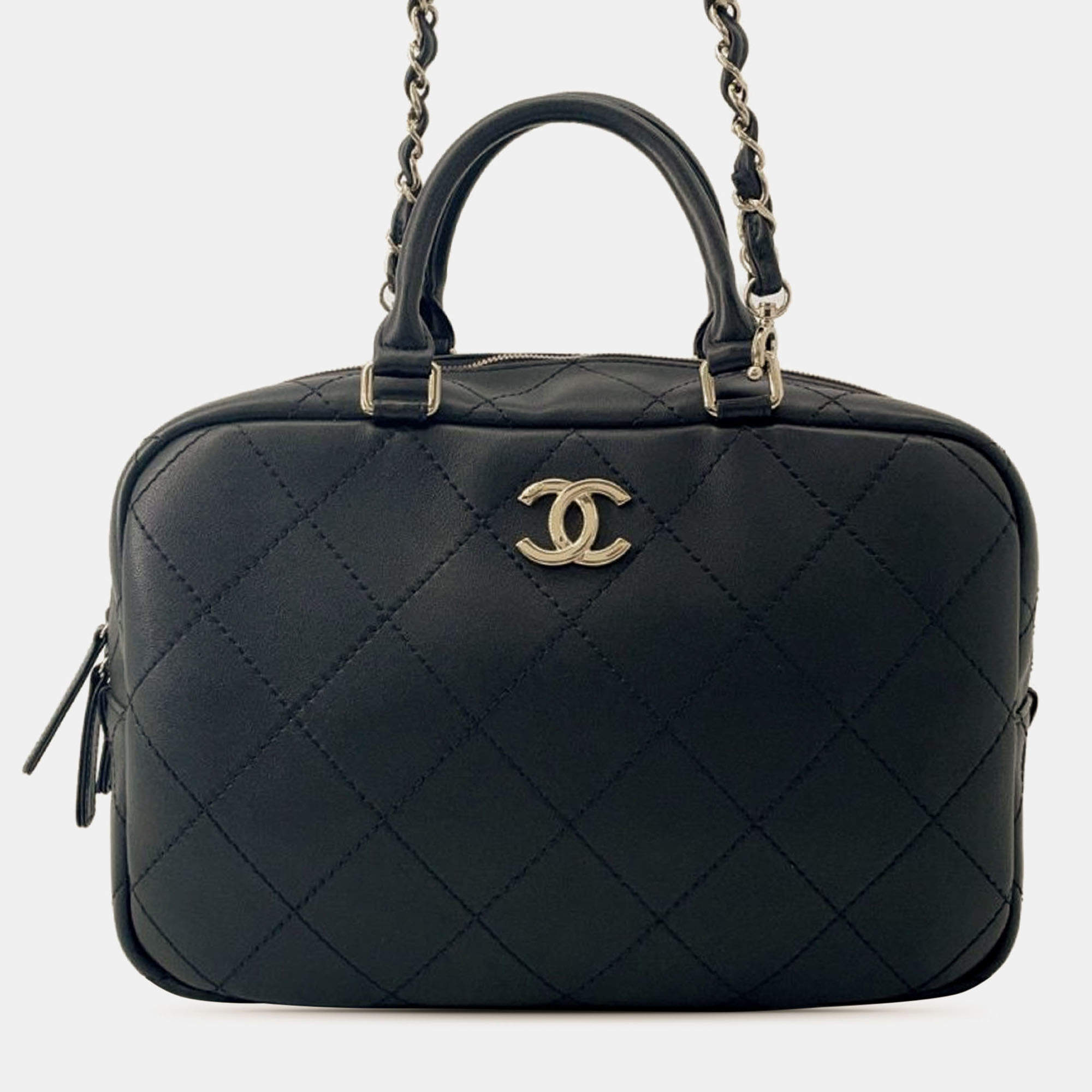مملوكة مسبقًا Chanel Black CC Quilted  Calfskin Top Handle Bowling Bag