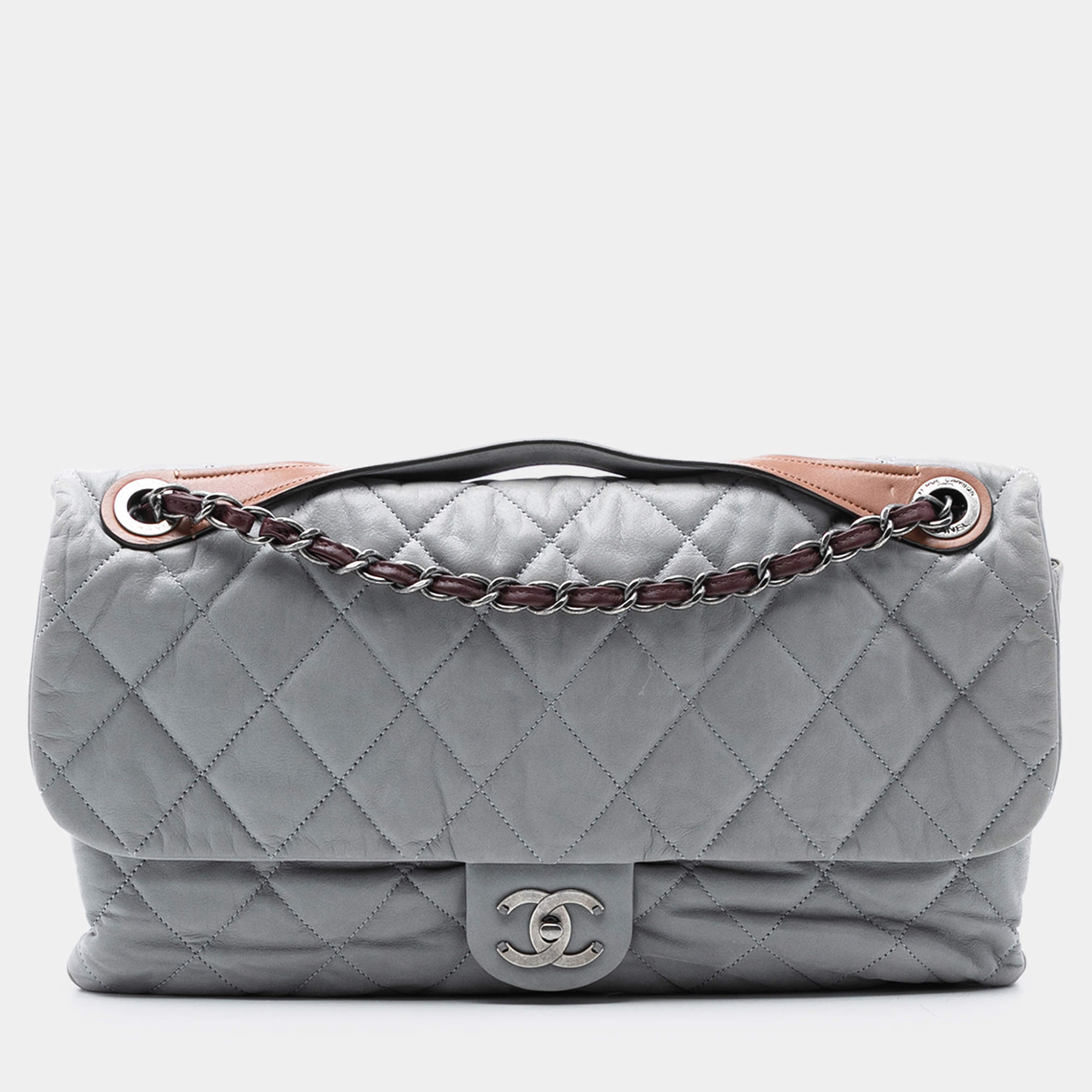 Pre Owned Chanel Grey Jumbo Iridescent Calfskin In The Mix Flap
