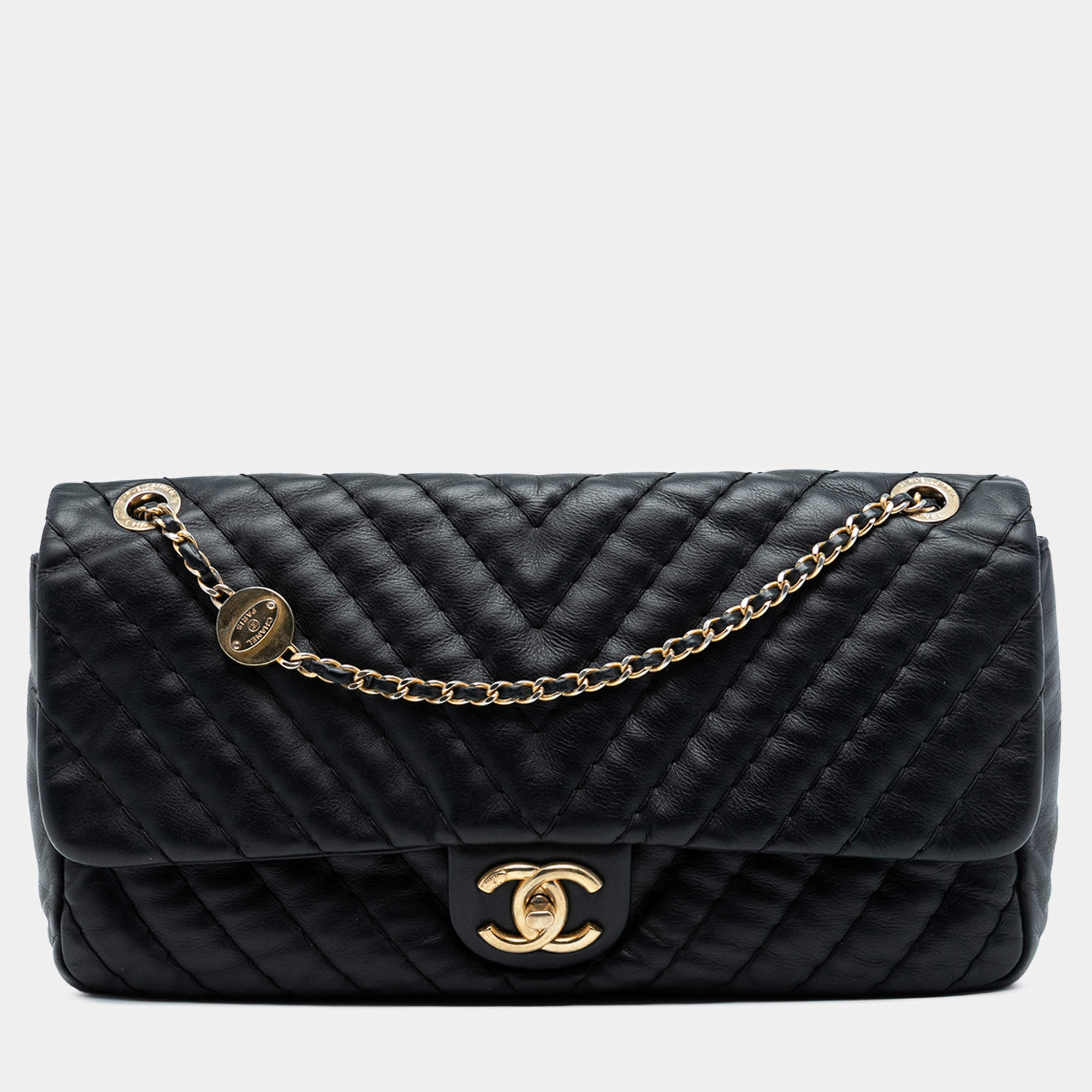 مملوكة مسبقًا Chanel Black Jumbo Chevron Iridescent Calfskin Surpique Flap