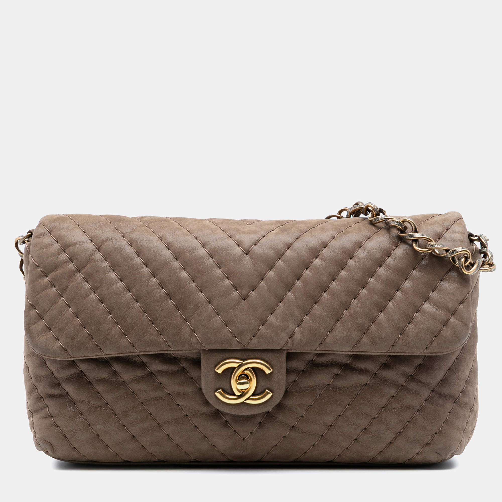 مملوكة مسبقًا Chanel Brown Jumbo Chevron Iridescent Calfskin Surpique Flap