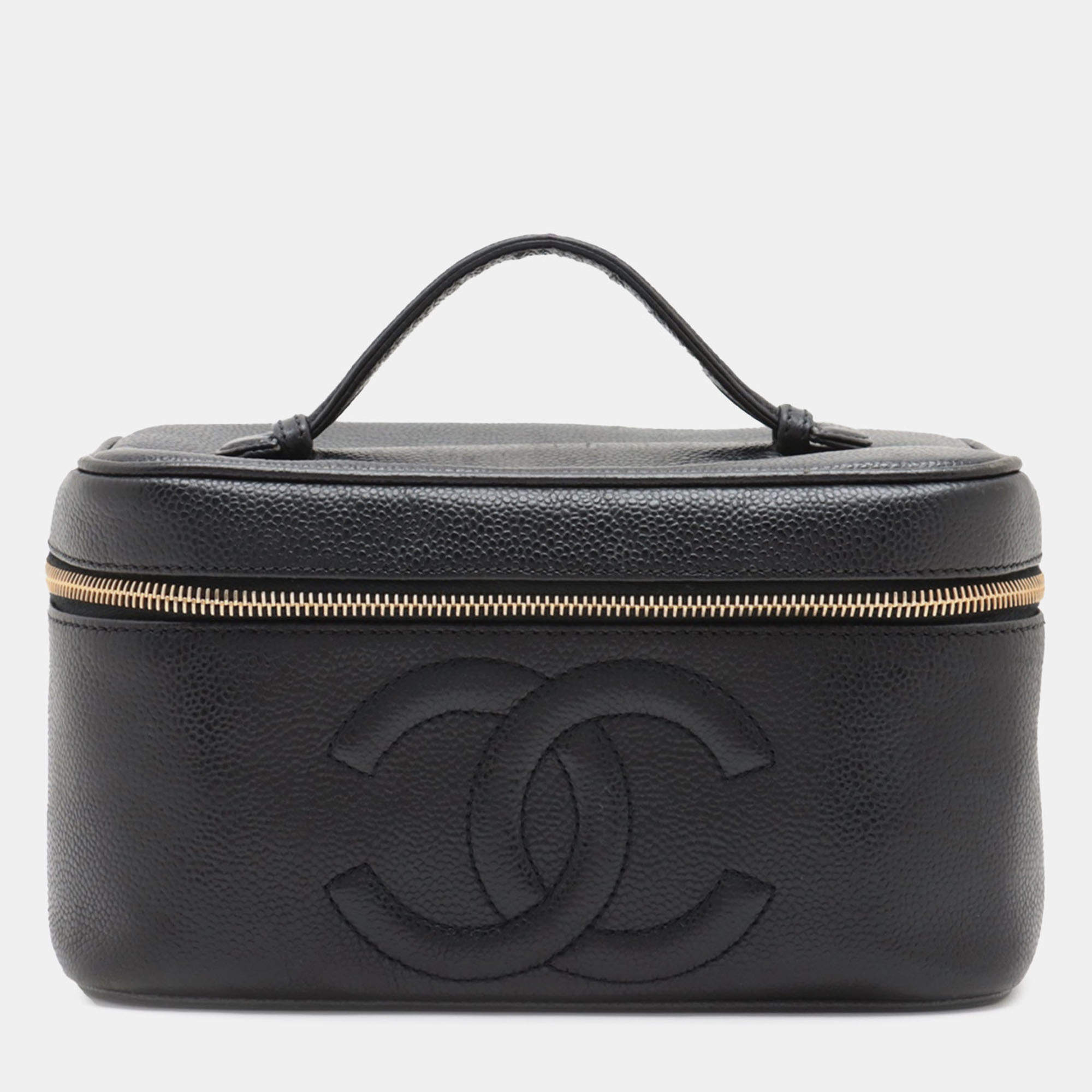 مملوكة مسبقًا Chanel Black CC Caviar Vanity Case