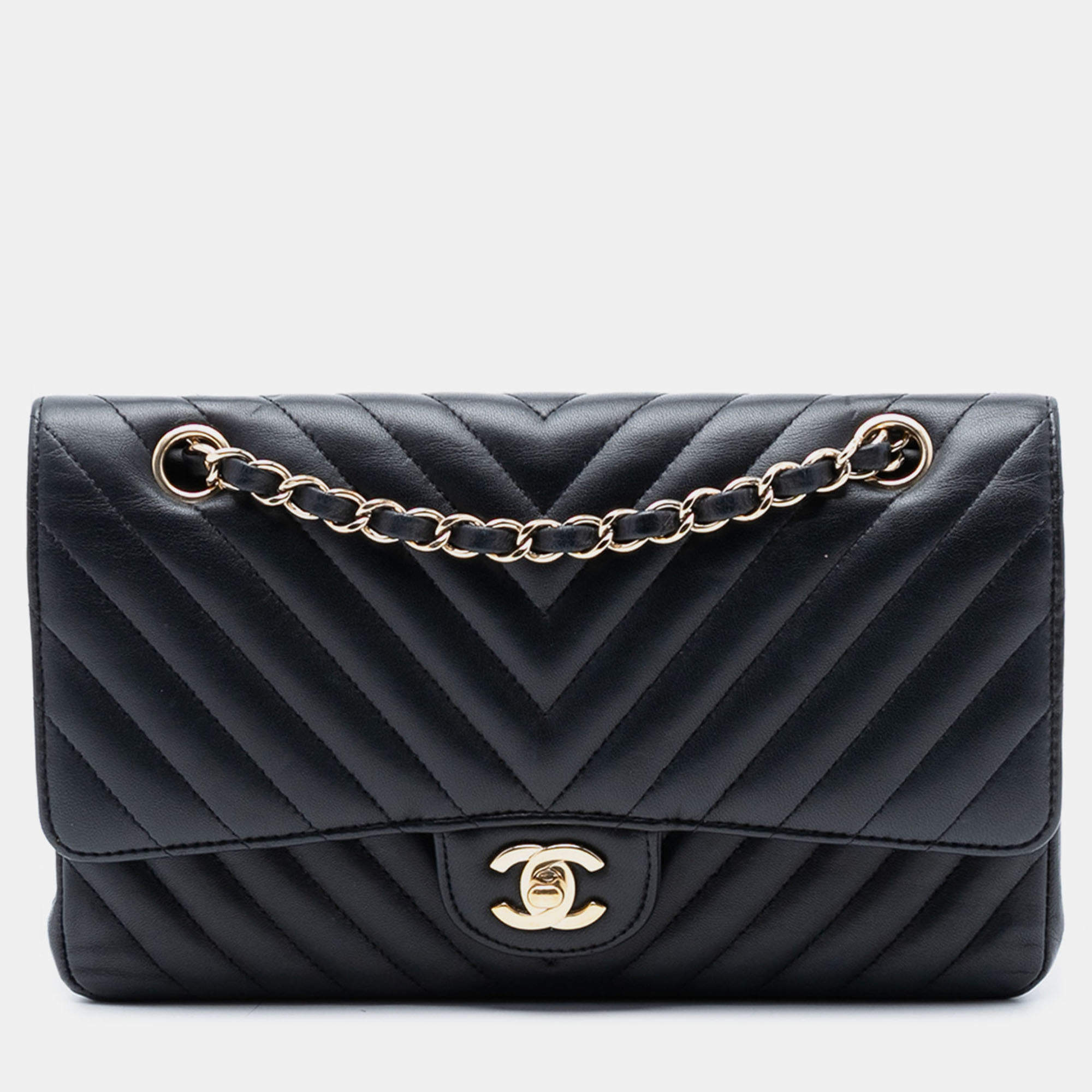 Pre Owned حقيبة شانيل كلاسيك شيفرون جلد حمل أسود متوسط مزدوجة القلاب