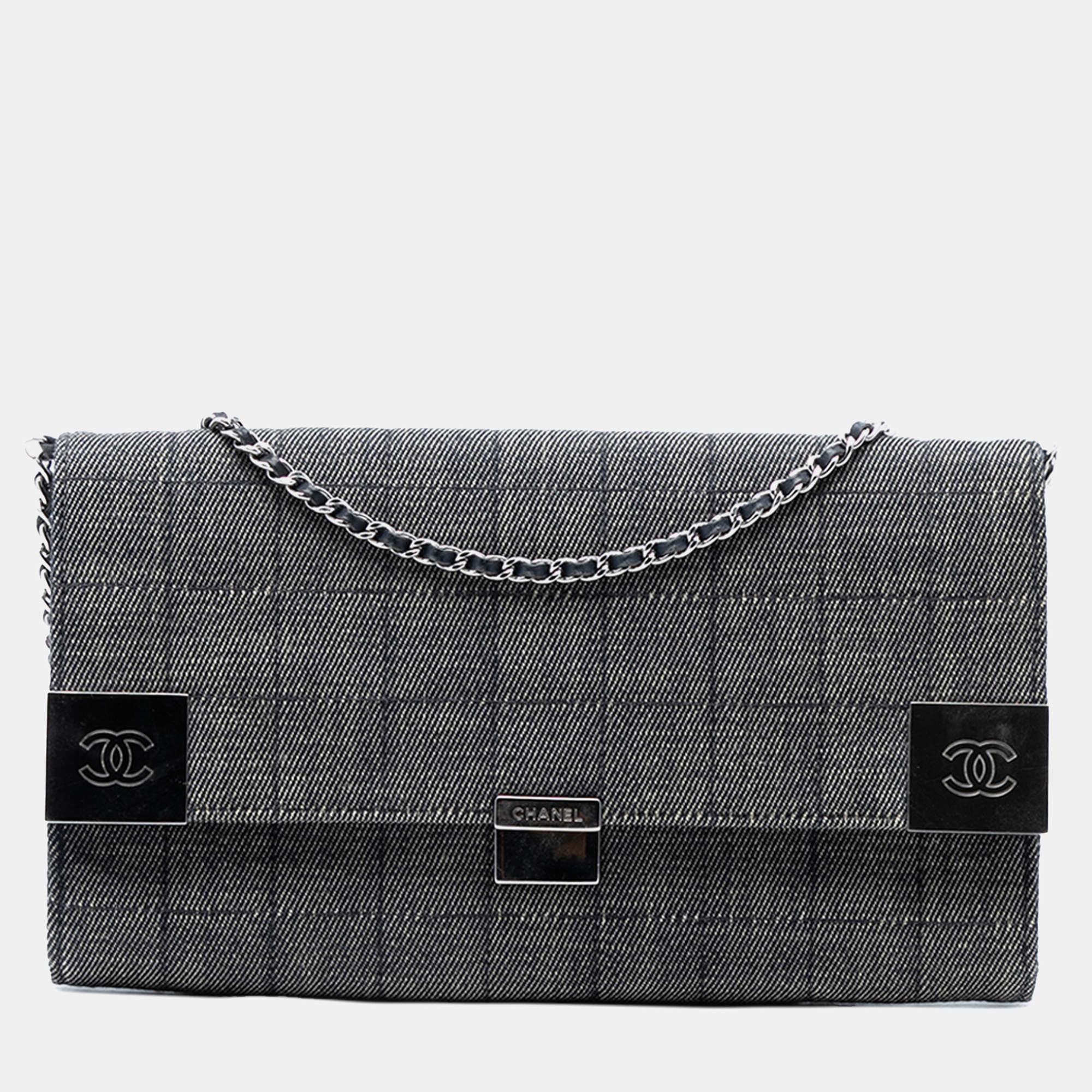 مملوكة مسبقًا Chanel CC Choco Bar Denim Chain Flap