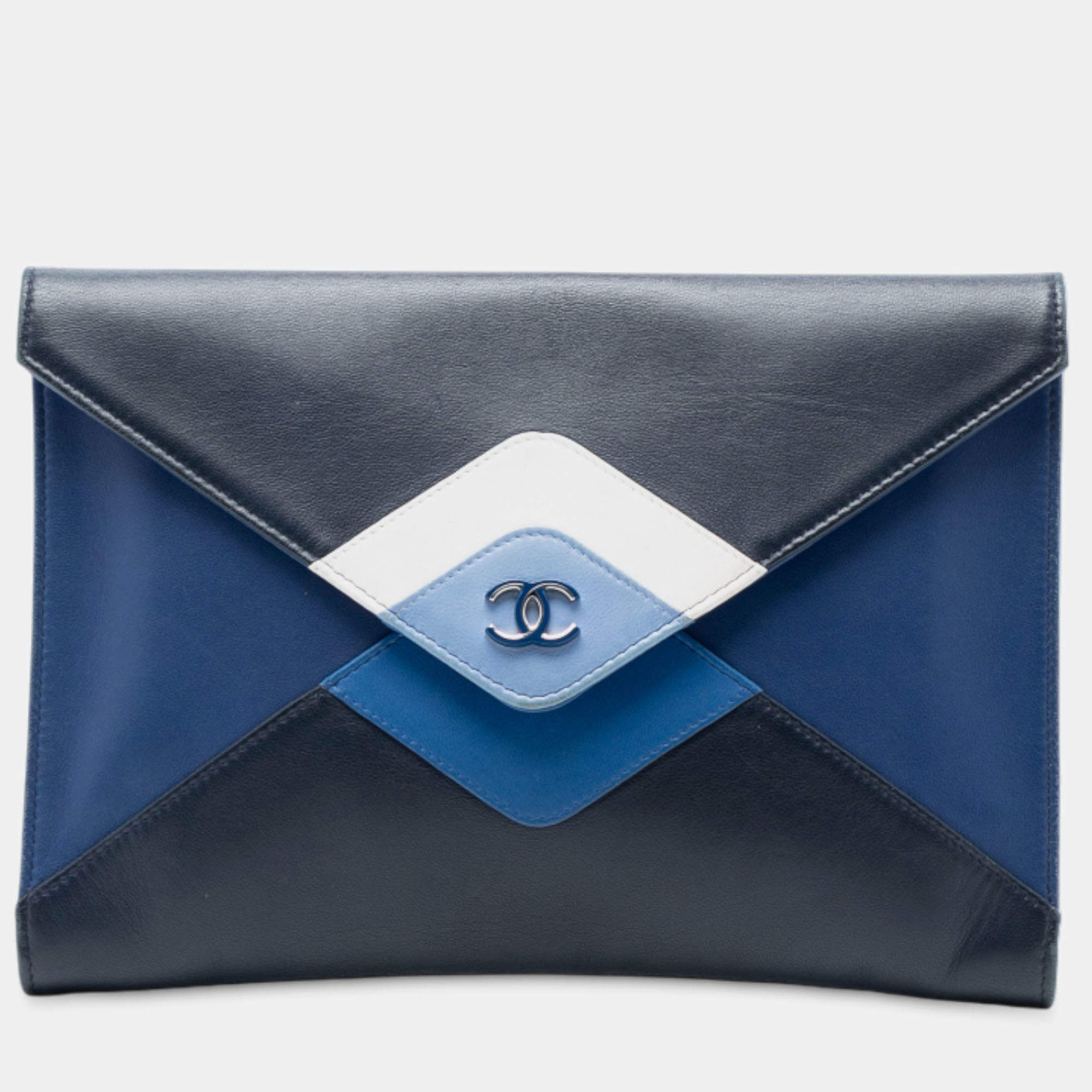 مملوكة مسبقًا Chanel Black Lambskin Cocomail Envelope Clutch
