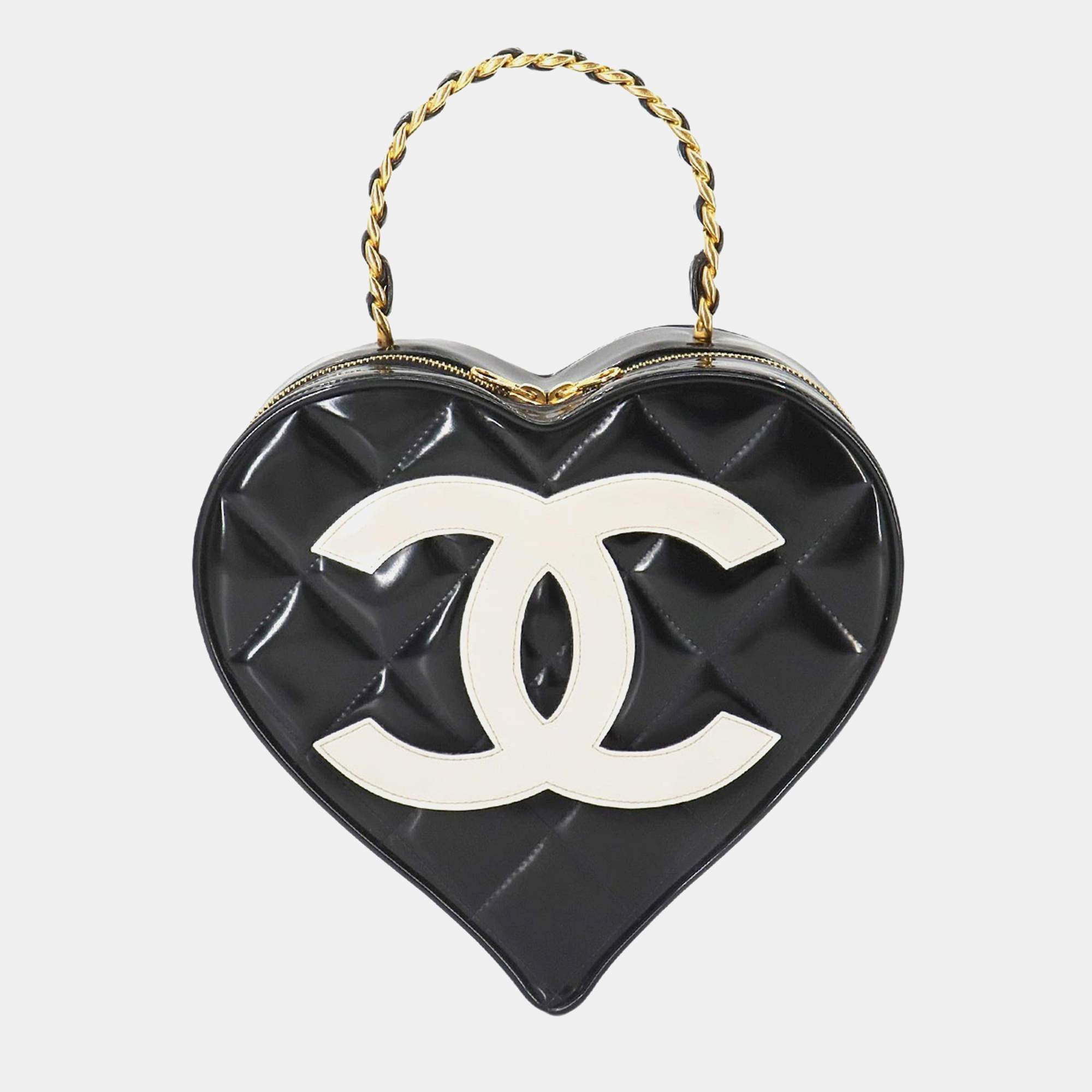 Pre Owned Chanel CC Heart Mini Black/White Enamel Vanity Bag
