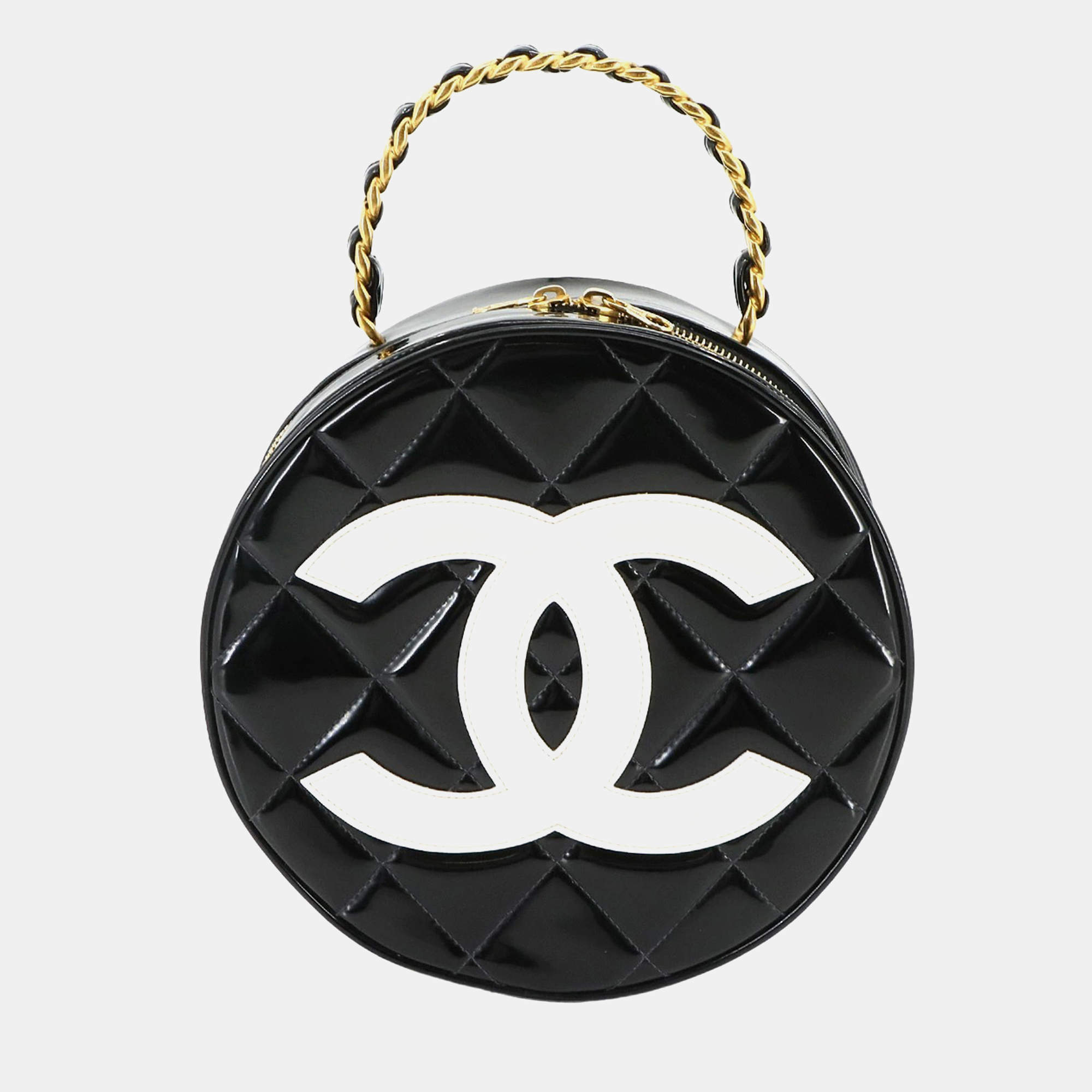 مملوكة مسبقًا Chanel CC Round Black/White Enamel Vanity Handbag