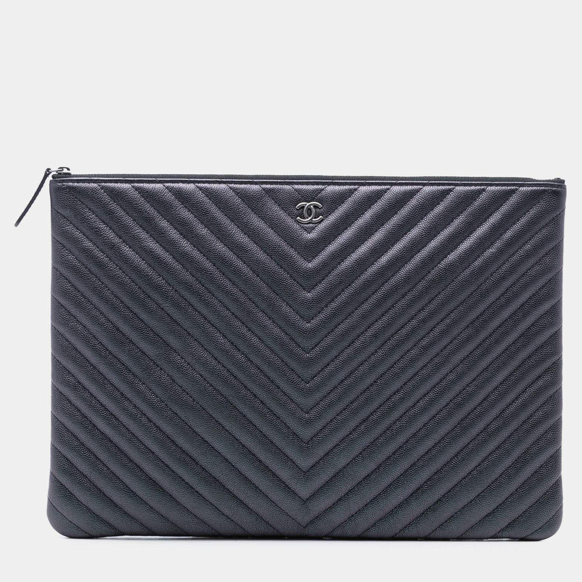 Pre Owned Chanel Purple Large CC Chevron Iridescent Caviar O Case Clutch