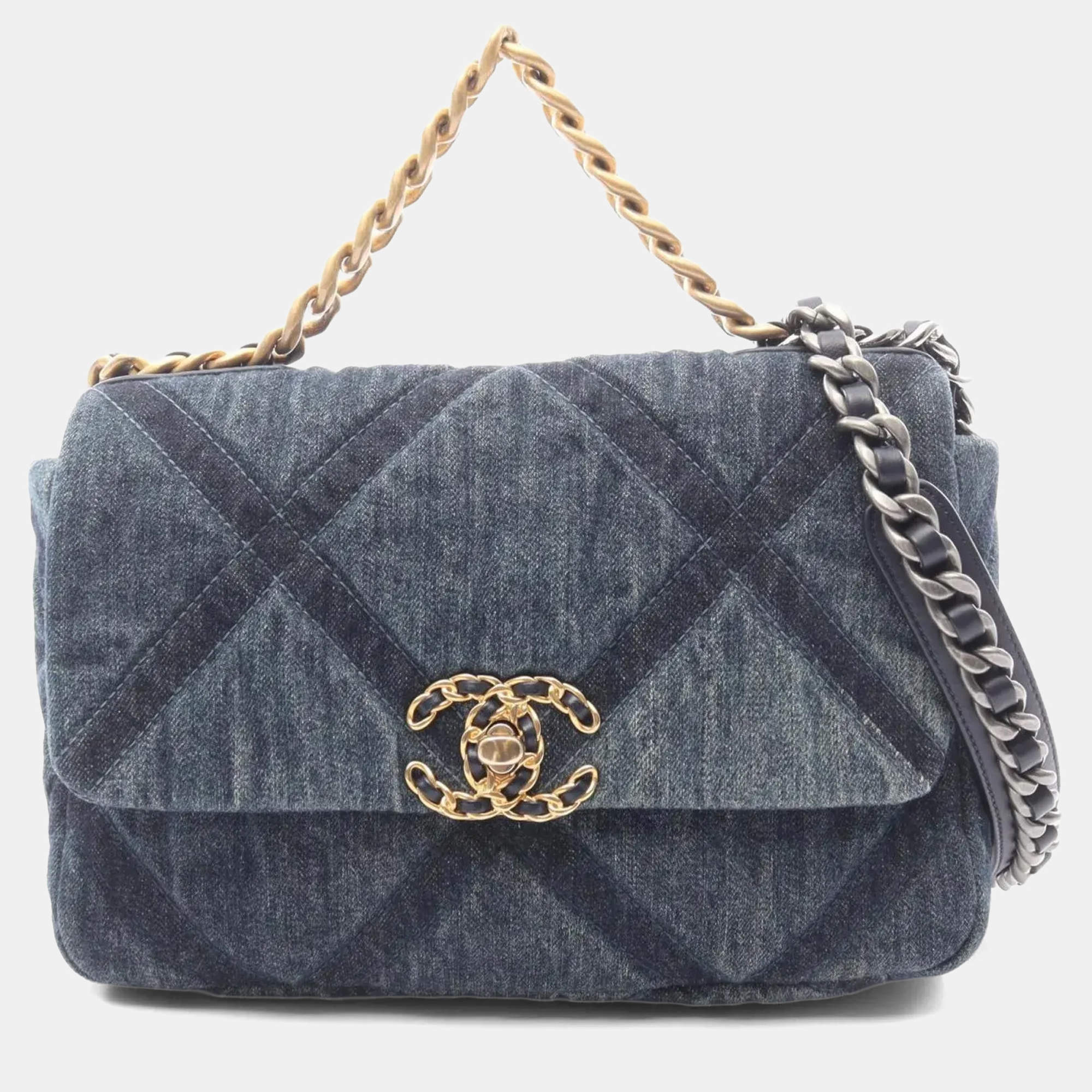 Pre Owned Chanel 19 Disneuf Matelasse Shoulder Bag Denim Navy