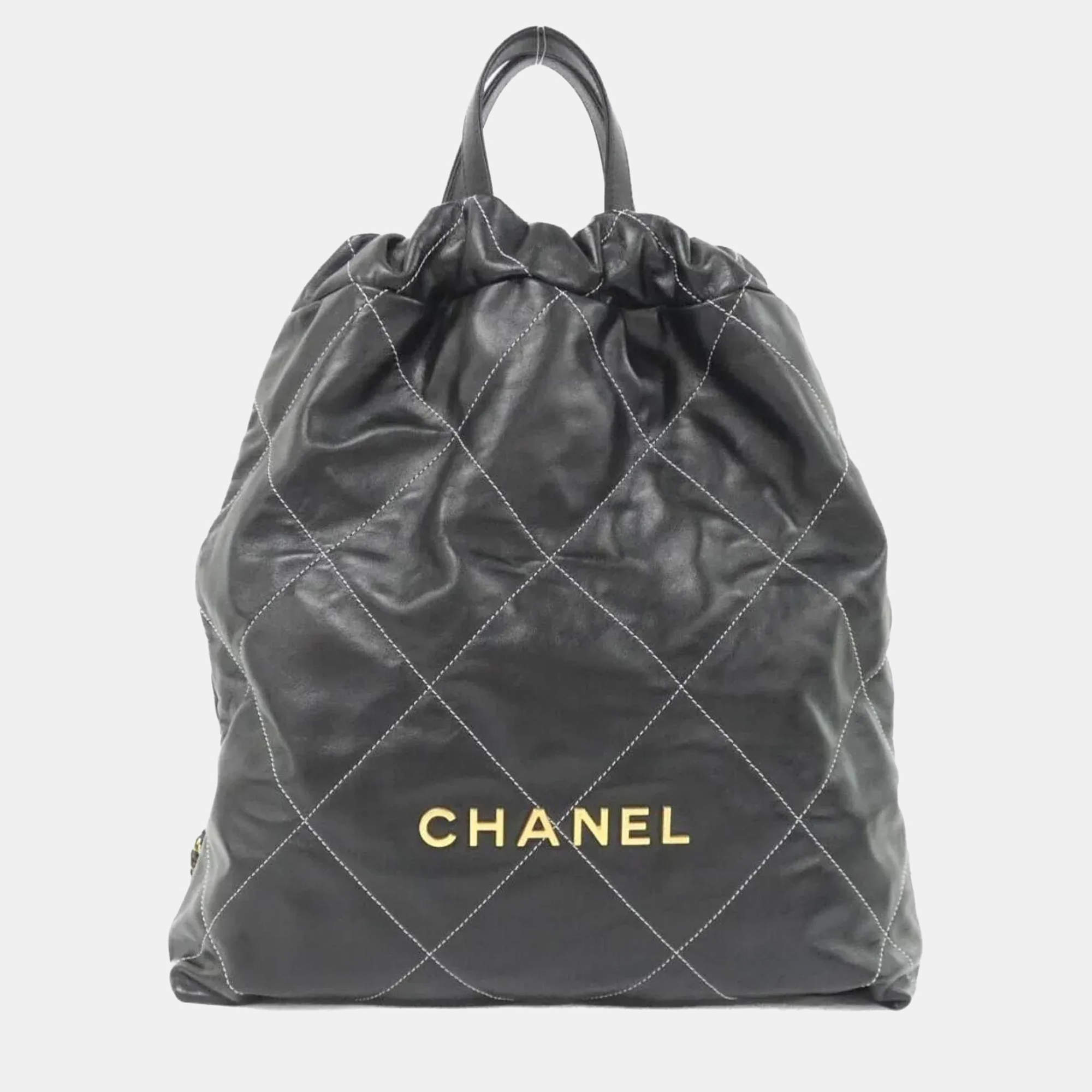 مملوكة مسبقًا Chanel 22 Black Calfskin Leather Backpack