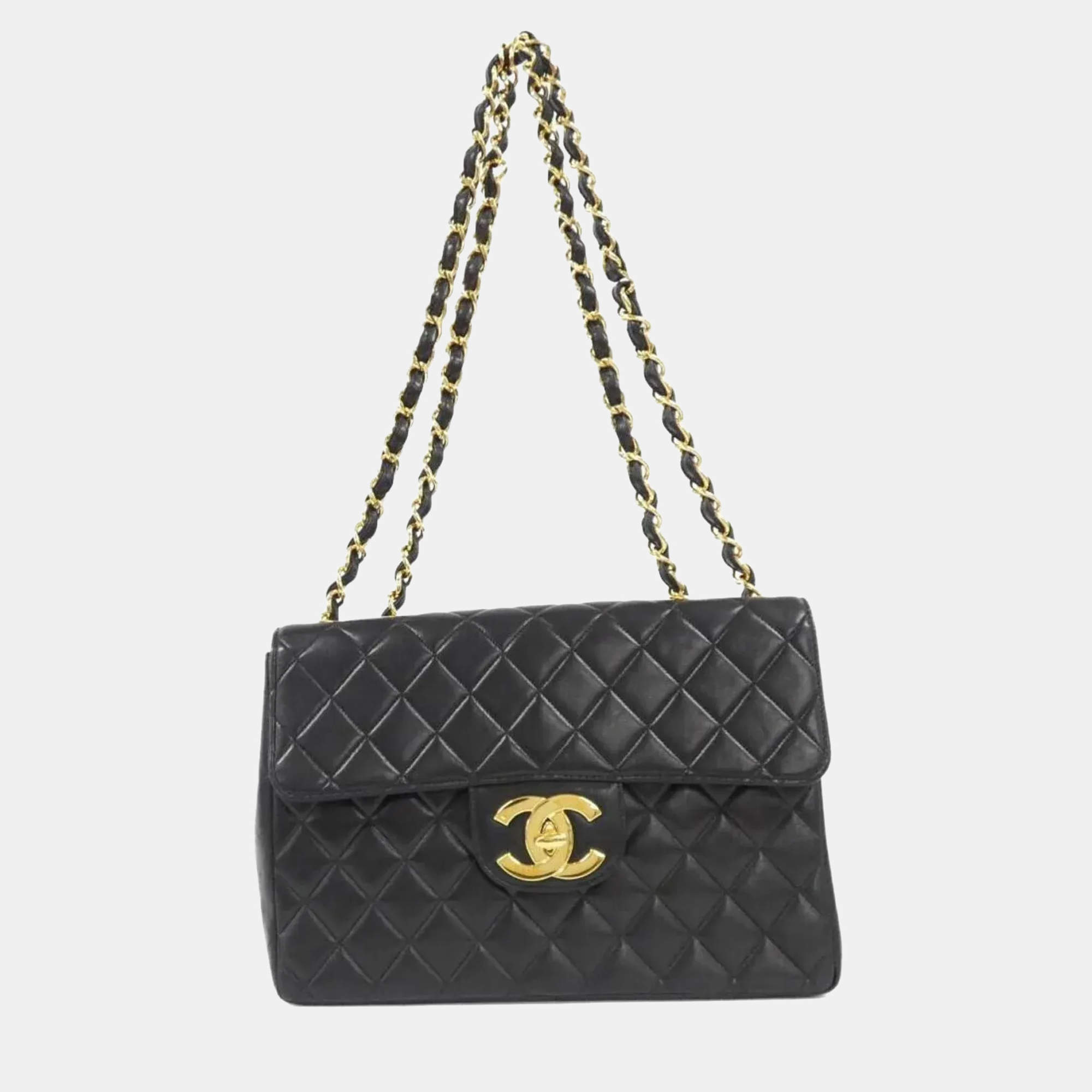 مملوكة مسبقًا Chanel Leather Black Shoulder Bag