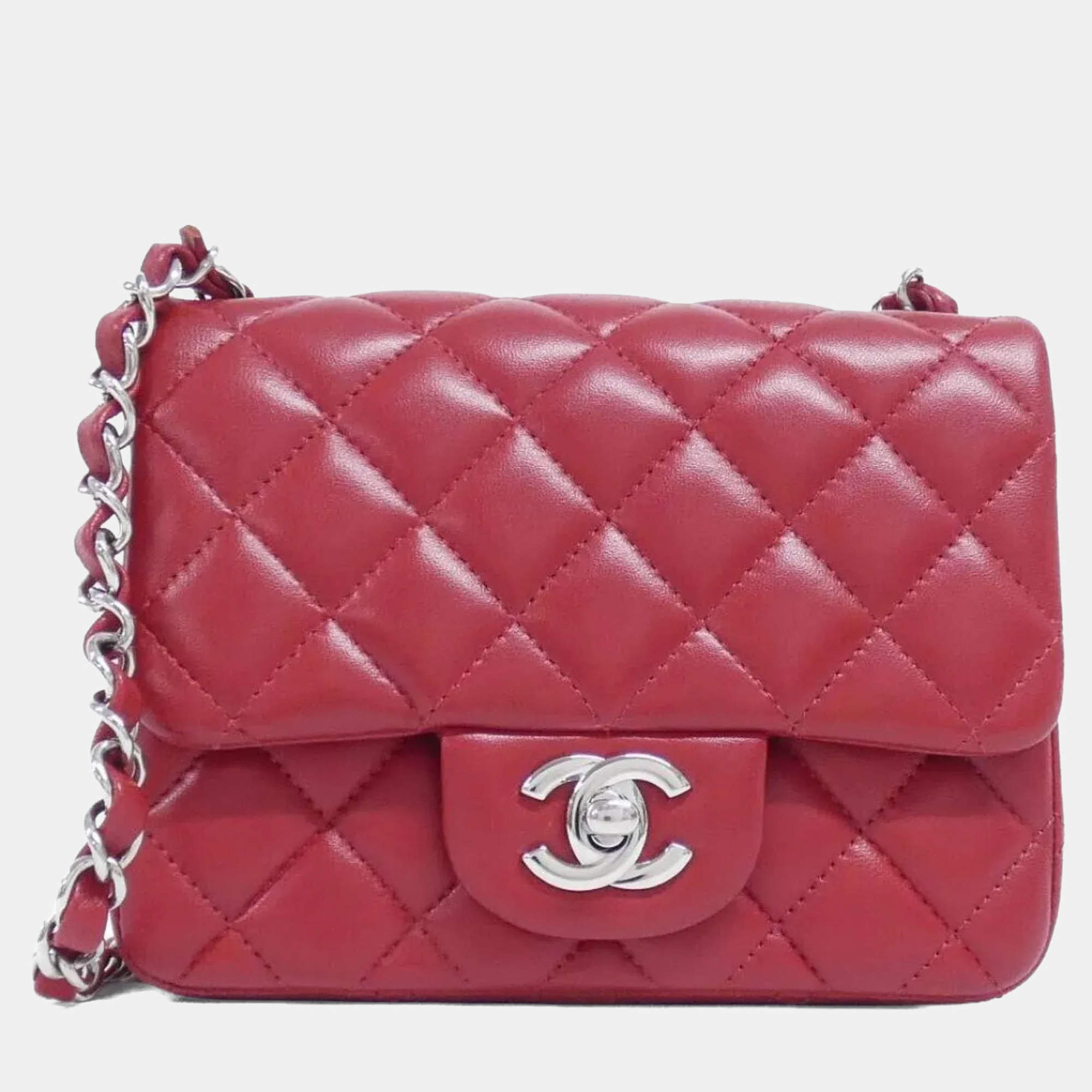 مملوكة مسبقًا Chanel Red Leather Shoulder Bag