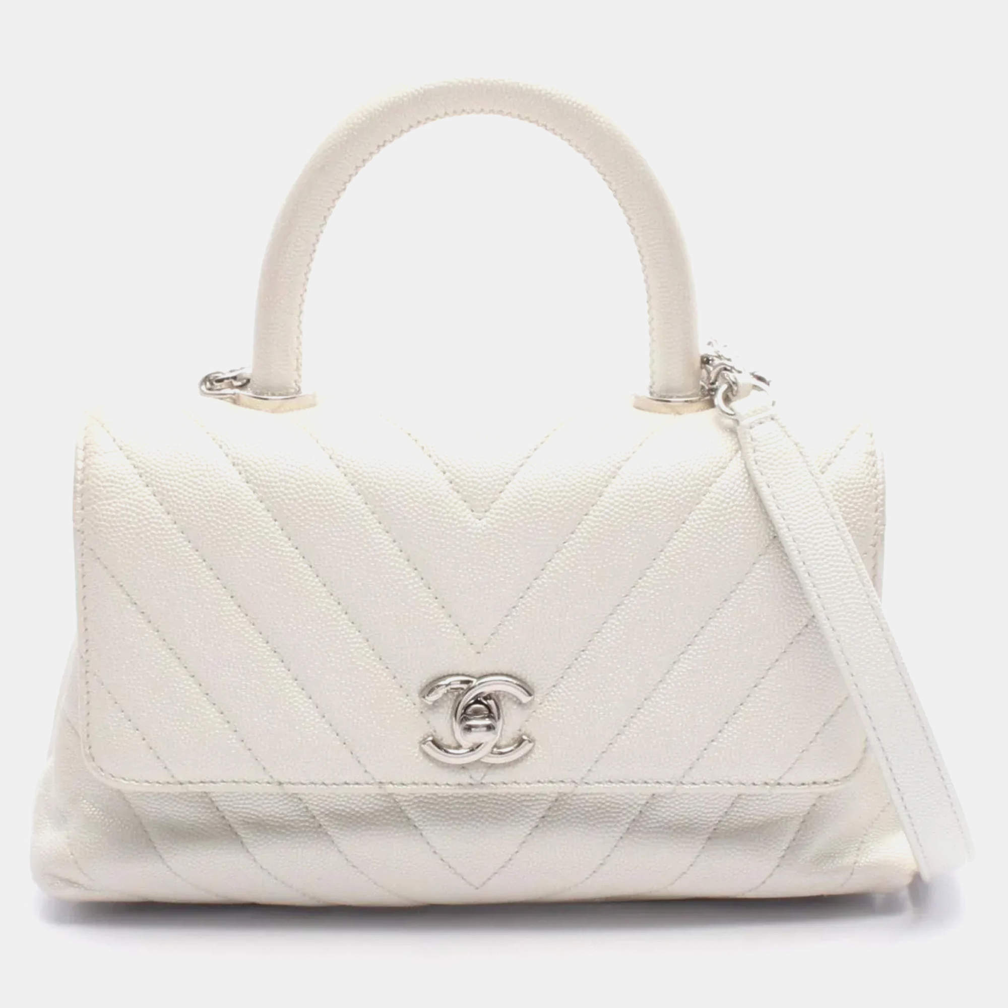 مملوكة مسبقًا Chanel Coco Handle Flap Matelasse Handbag In Calfskin Leather White