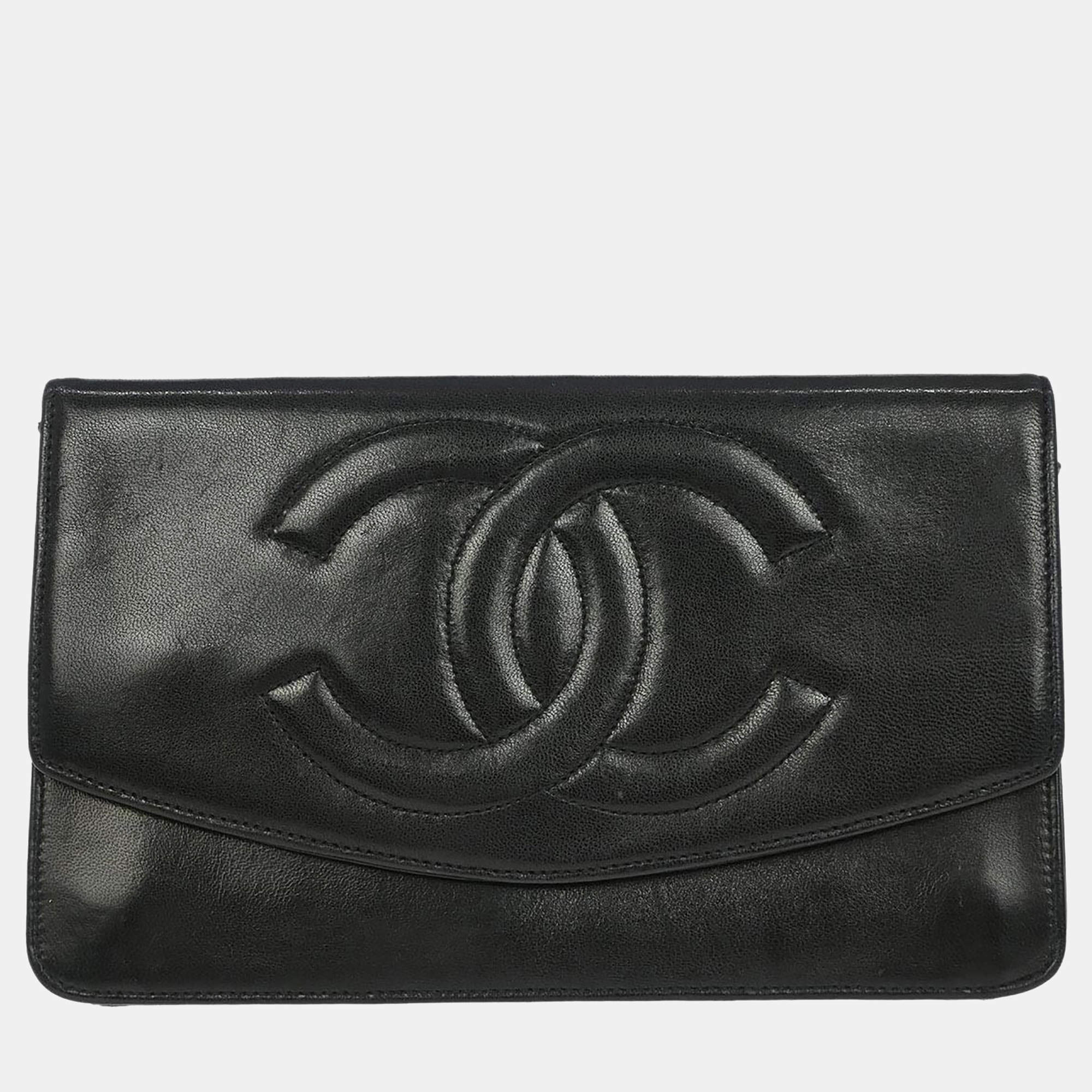 Pre Owned Chanel Black Lambskin Wallet Purse