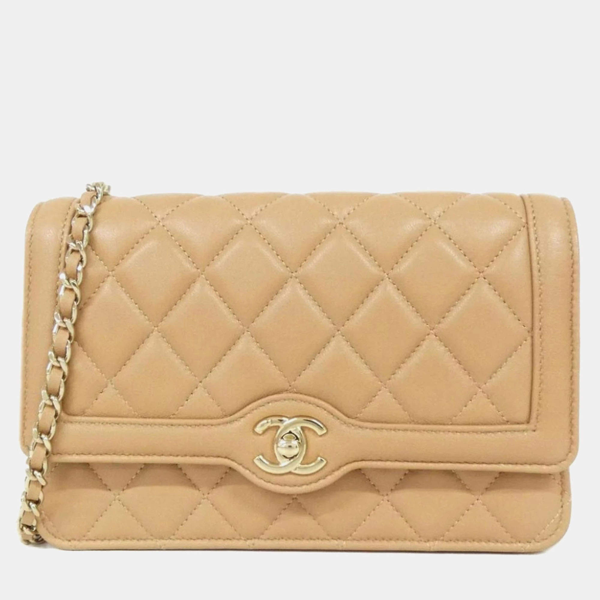 Pre Owned Chanel Beige Leather Chain Wallet