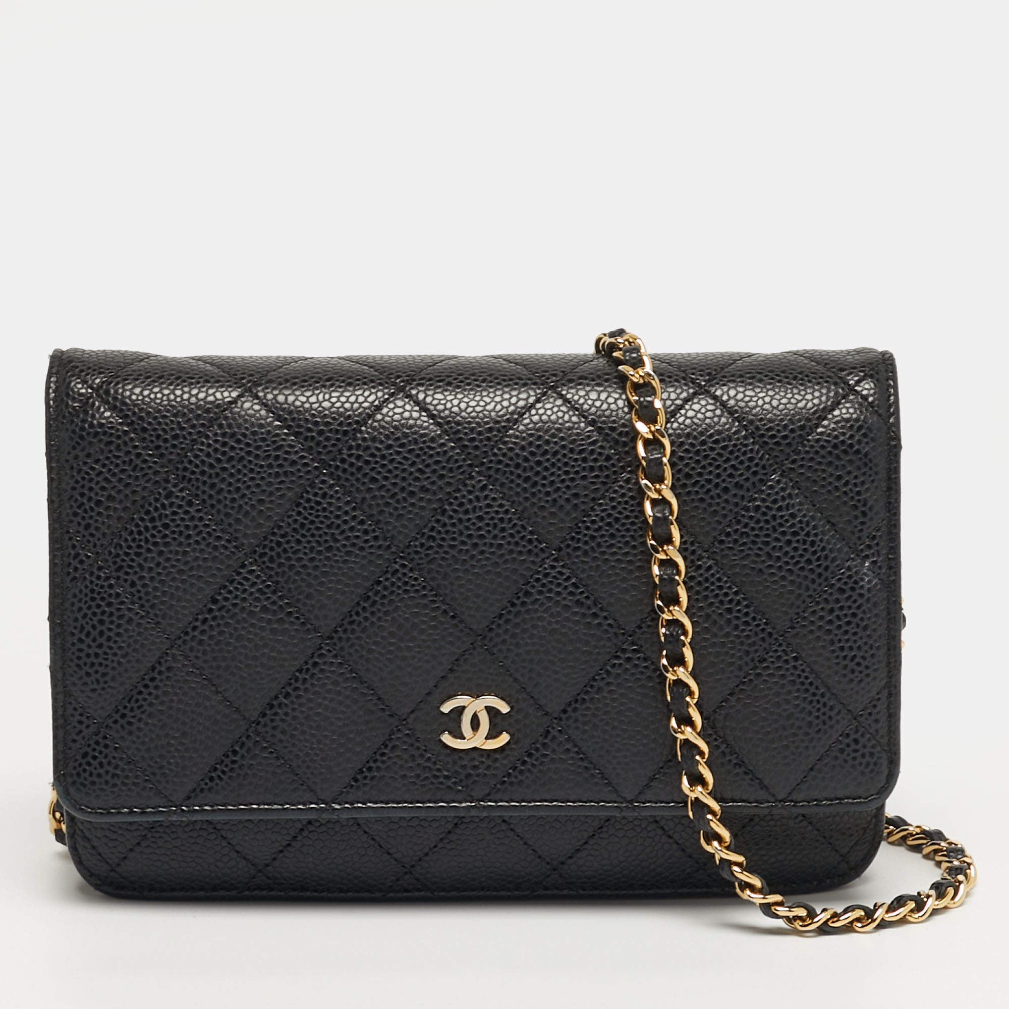 مملوكة مسبقًا Chanel CC Black Caviar Quilted Leather Wallet On Chain