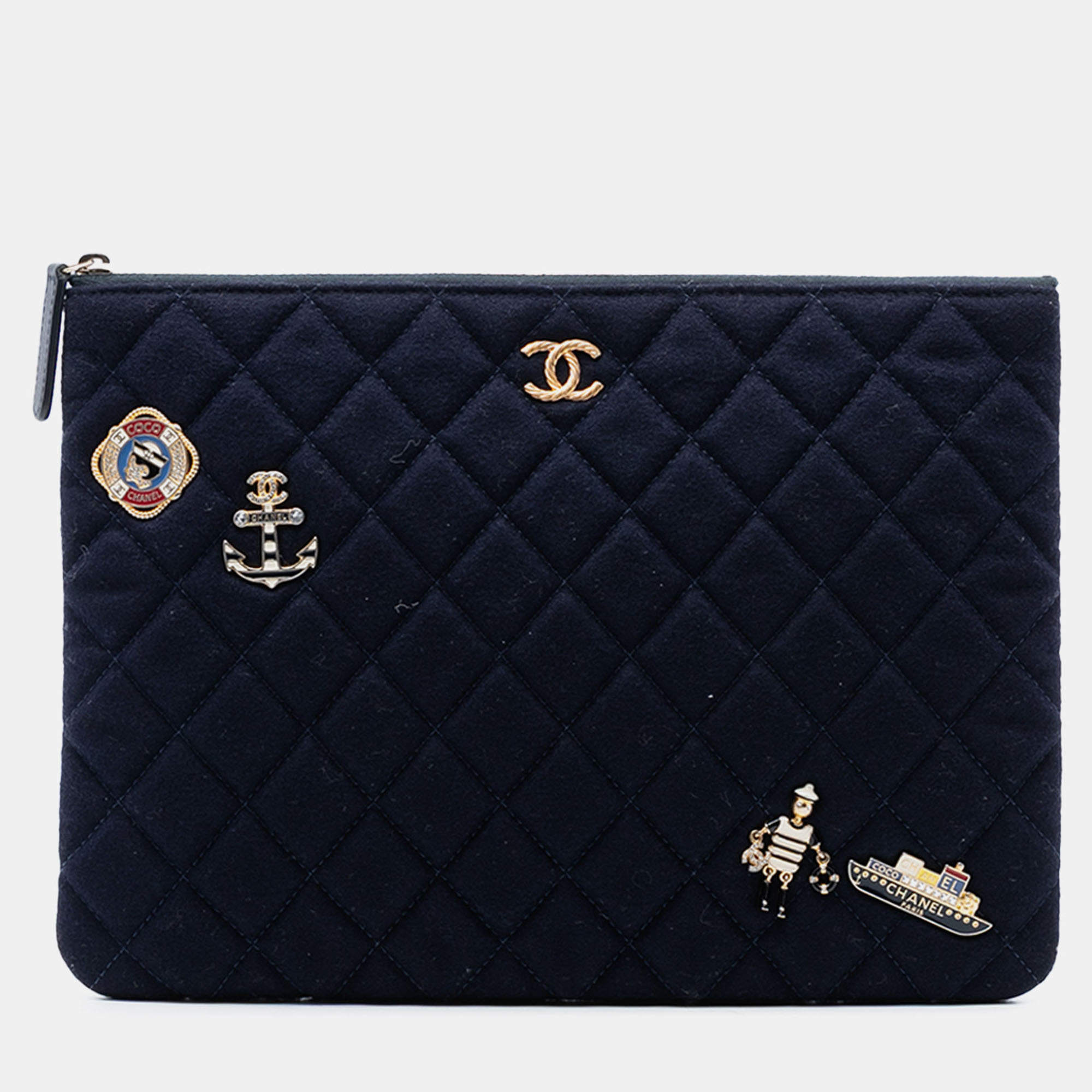 مملوكة مسبقًا Chanel Blue Paris Hamburg Medium Quilted Wool Coco Sailor Charms O Case Clutch