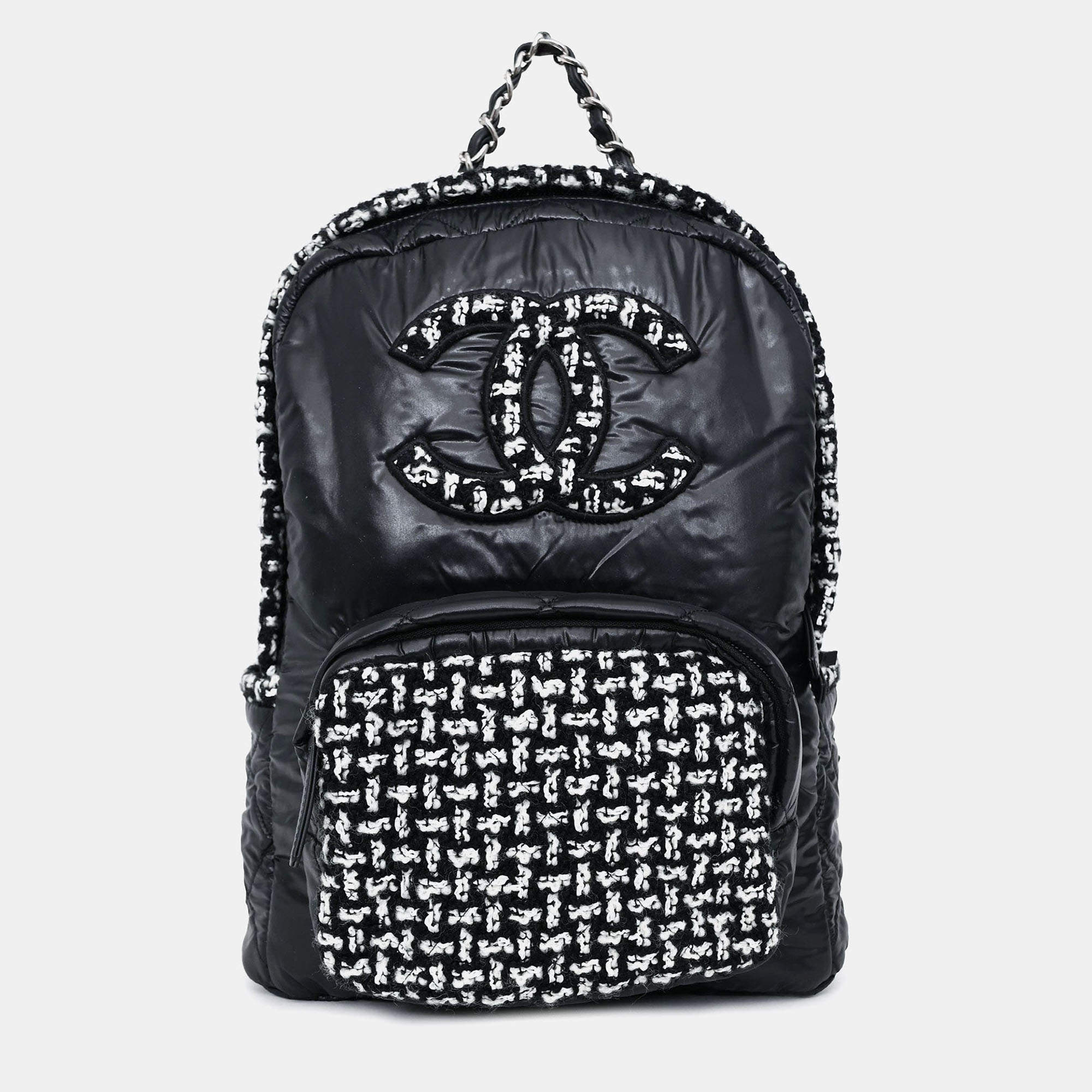 مملوكة مسبقًا Chanel 2020 Black Nylon/Tweed Backpack