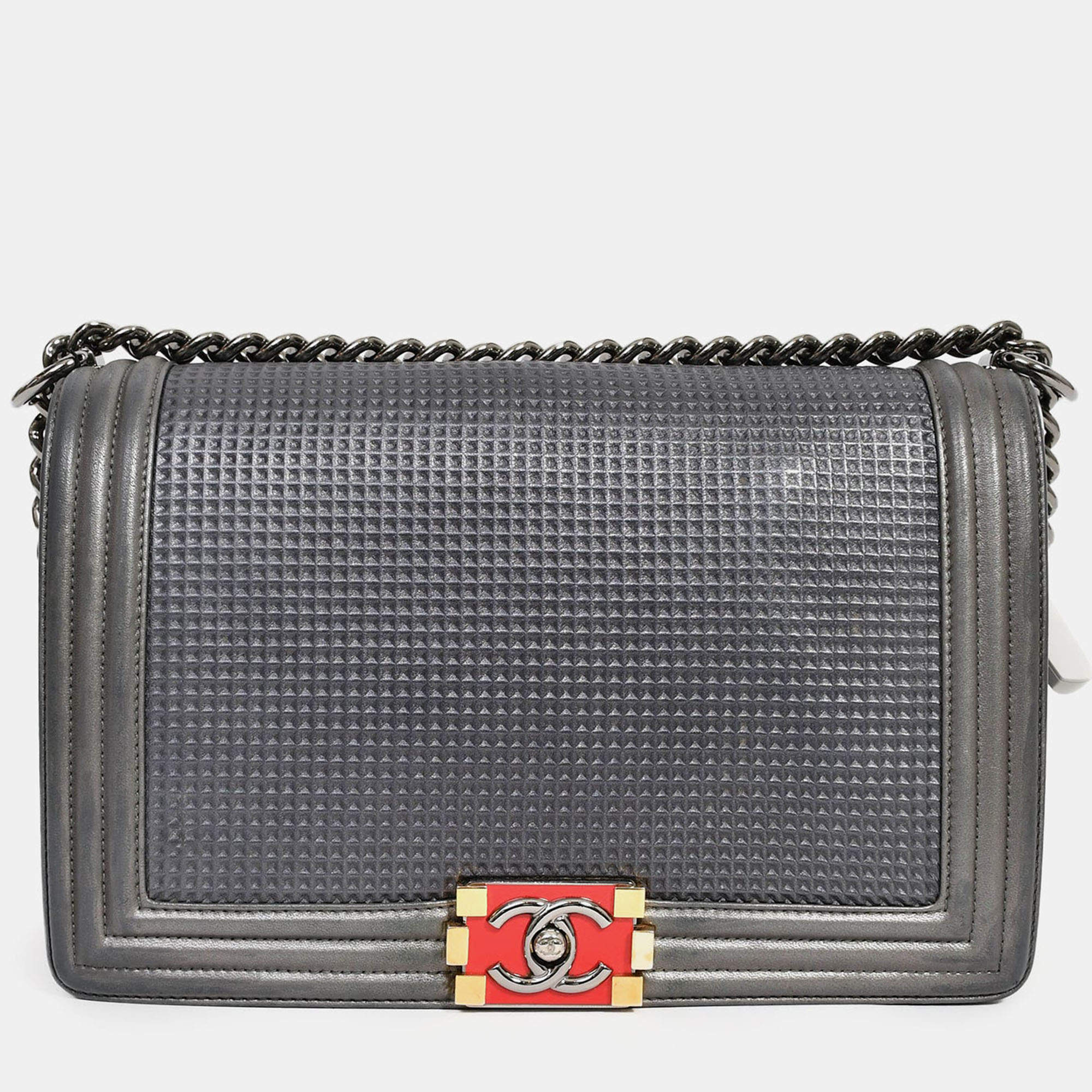 Pre Owned حقيبة شانيل بوي مكعب جلد رمادي متوسط (كما هو)