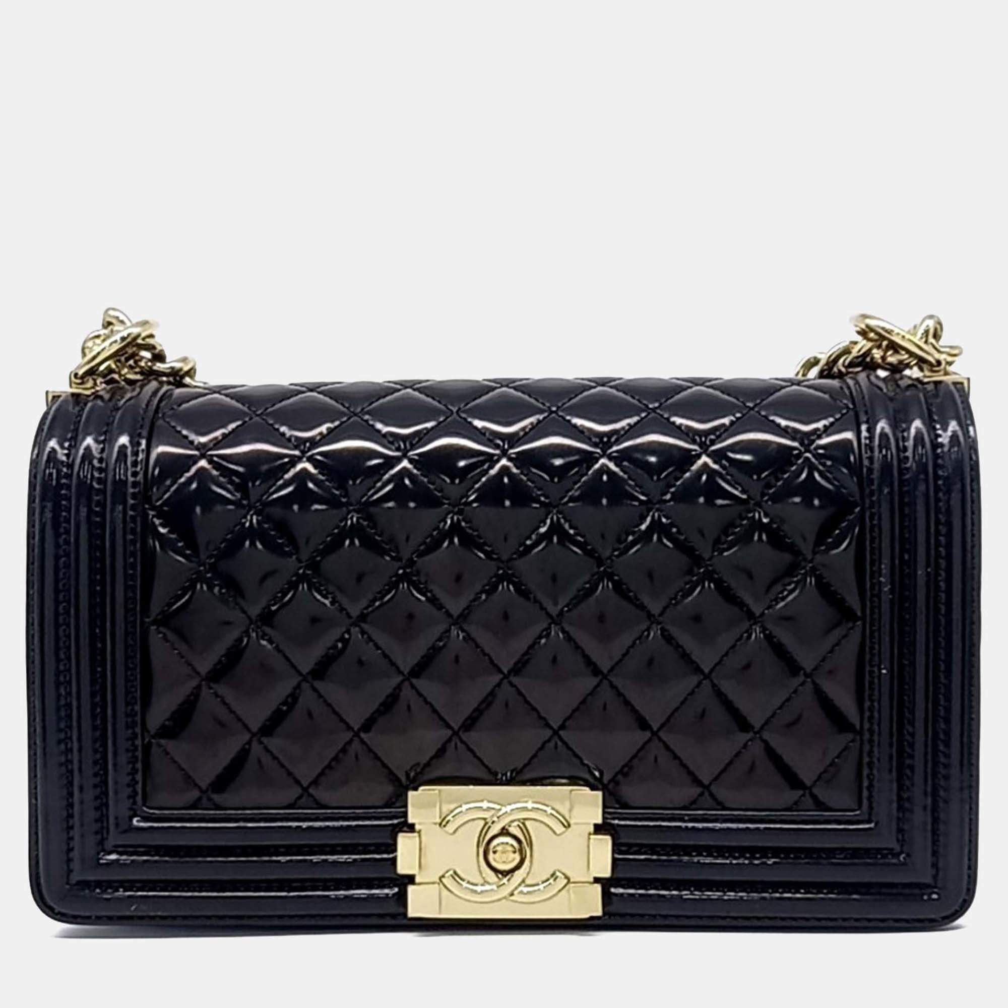 مملوكة مسبقًا Chanel Black Leather Boy Bag Medium