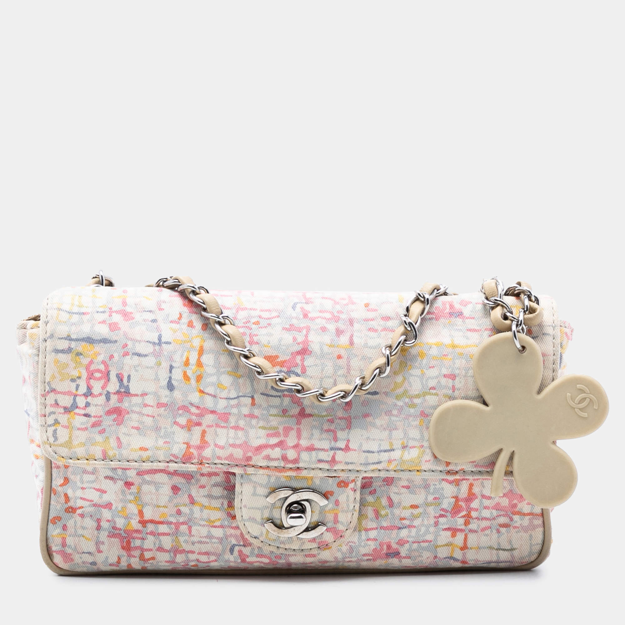 مملوكة مسبقًا Chanel Pink Small Printed Canvas Watercolor Clover Flap