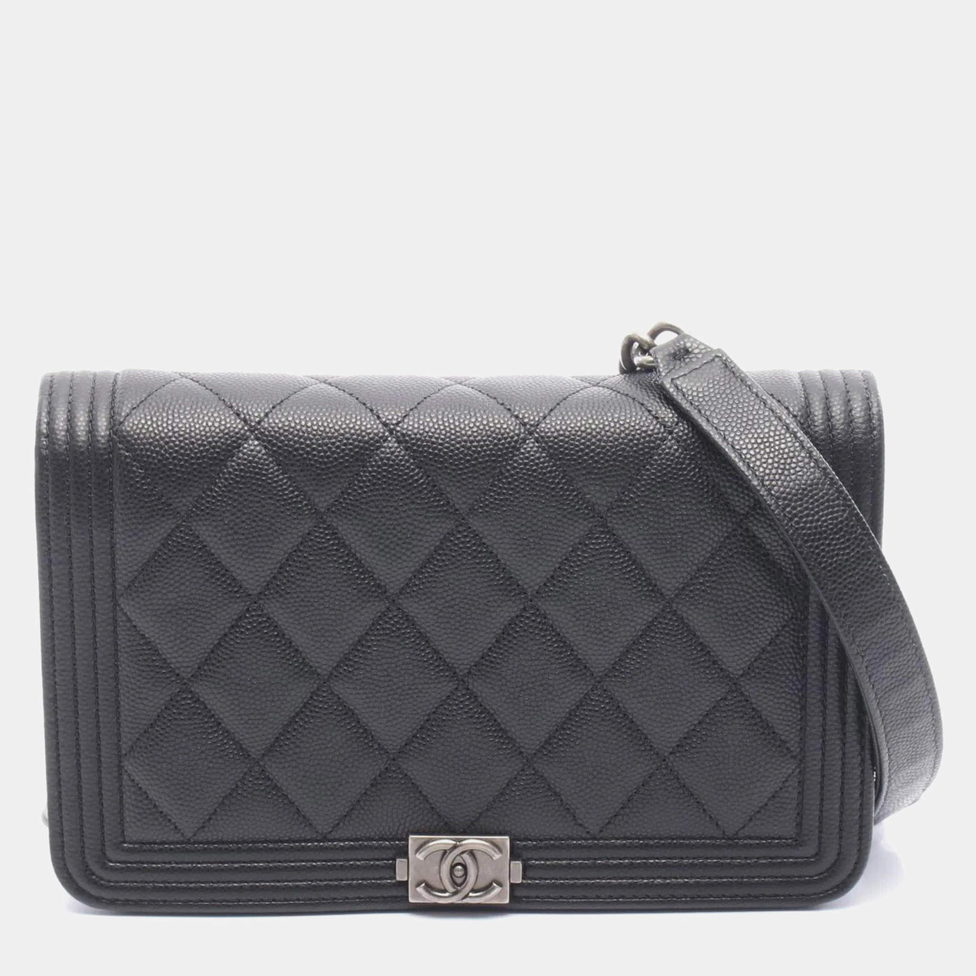 مملوكة مسبقًا Chanel Boy Chanel Matelasse Shoulder Bag In Caviar Grained Calfskin Black