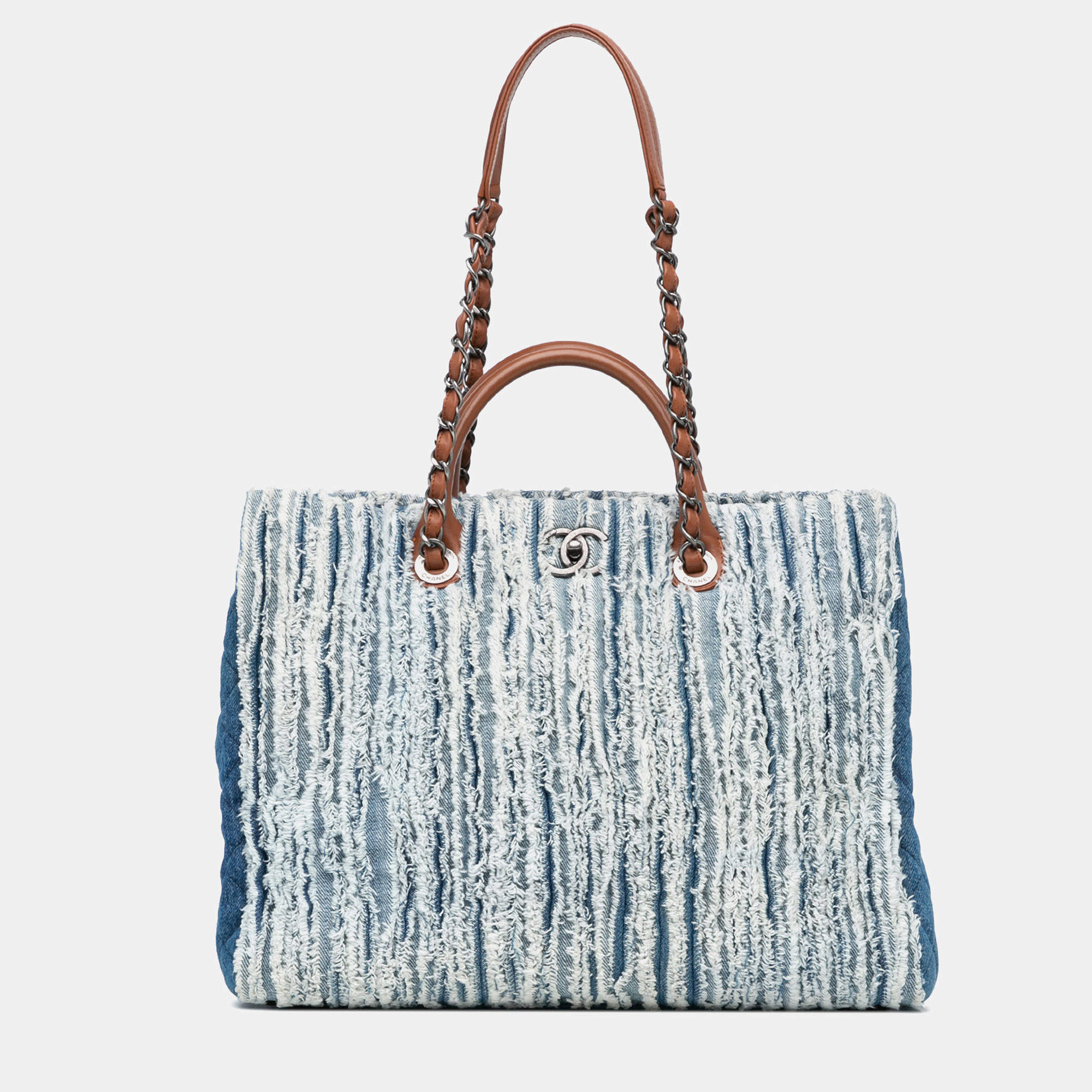 مملوكة مسبقًا Chanel Blue Brown Large Fringed Denim Shopping Tote
