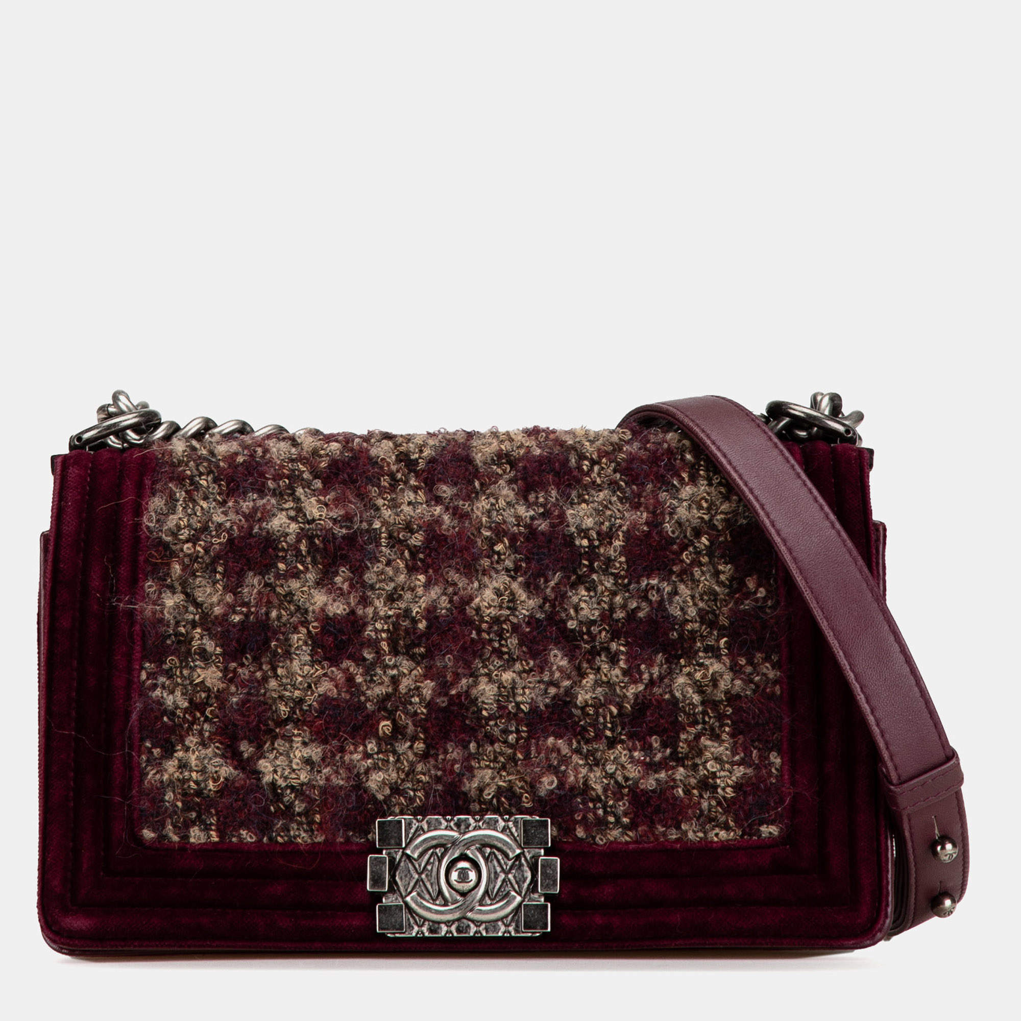 Pre Owned Chanel Red Old Medium Velvet and Tweed Boy Flap