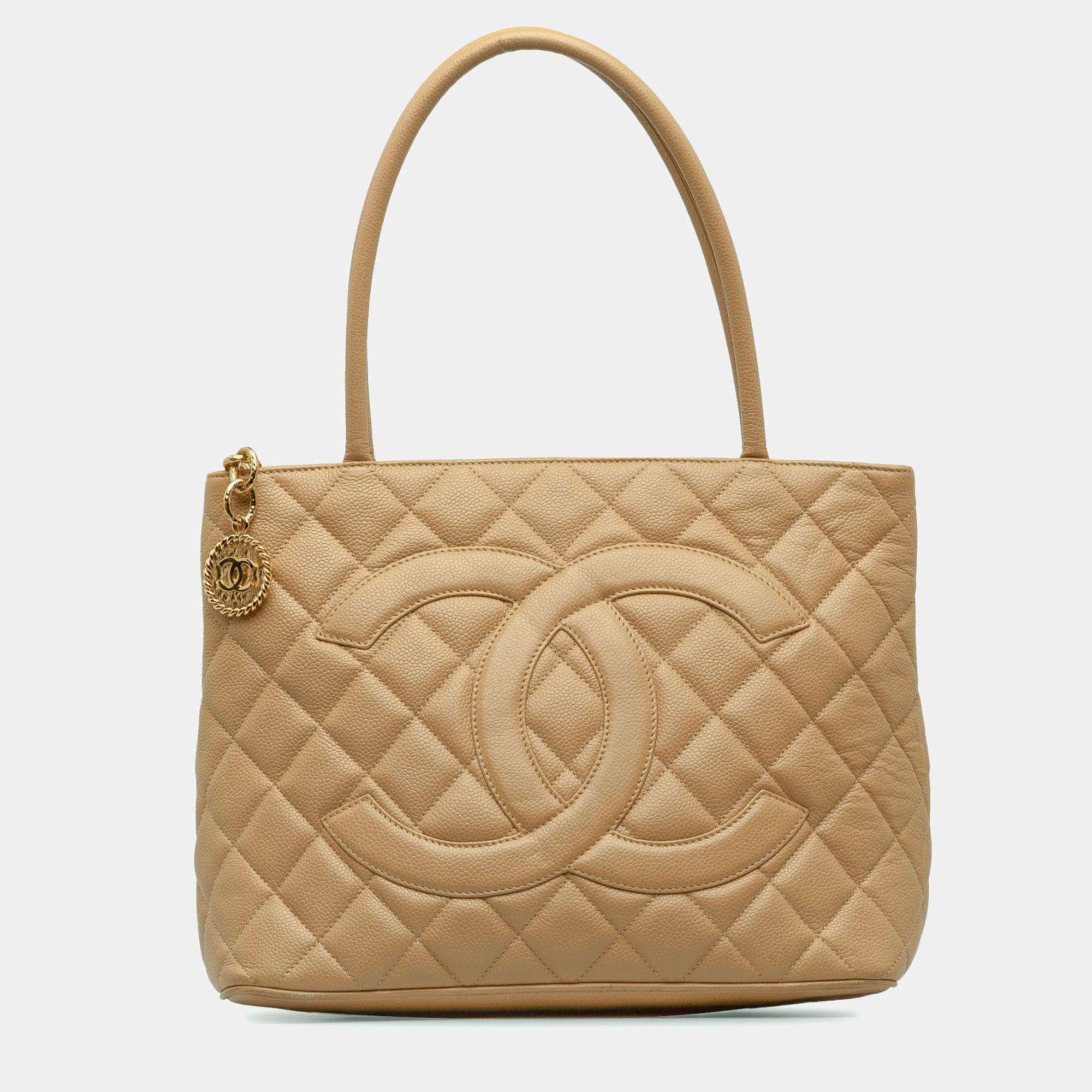 مملوكة مسبقًا Chanel Brown Caviar Medallion Tote