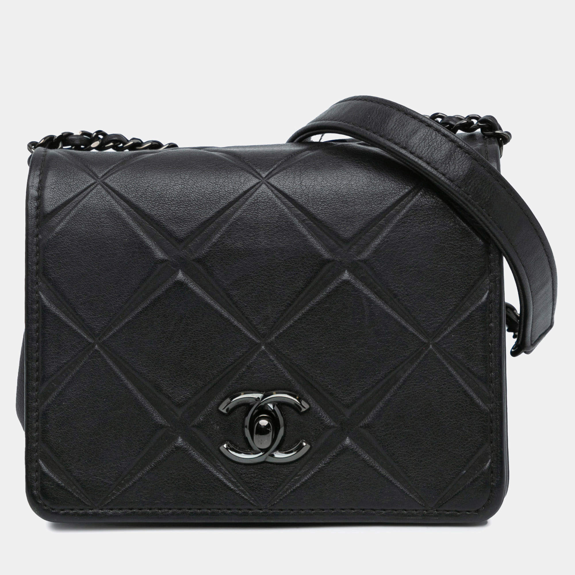 مملوكة مسبقًا Chanel Black Mini Calfskin Propeller Flap