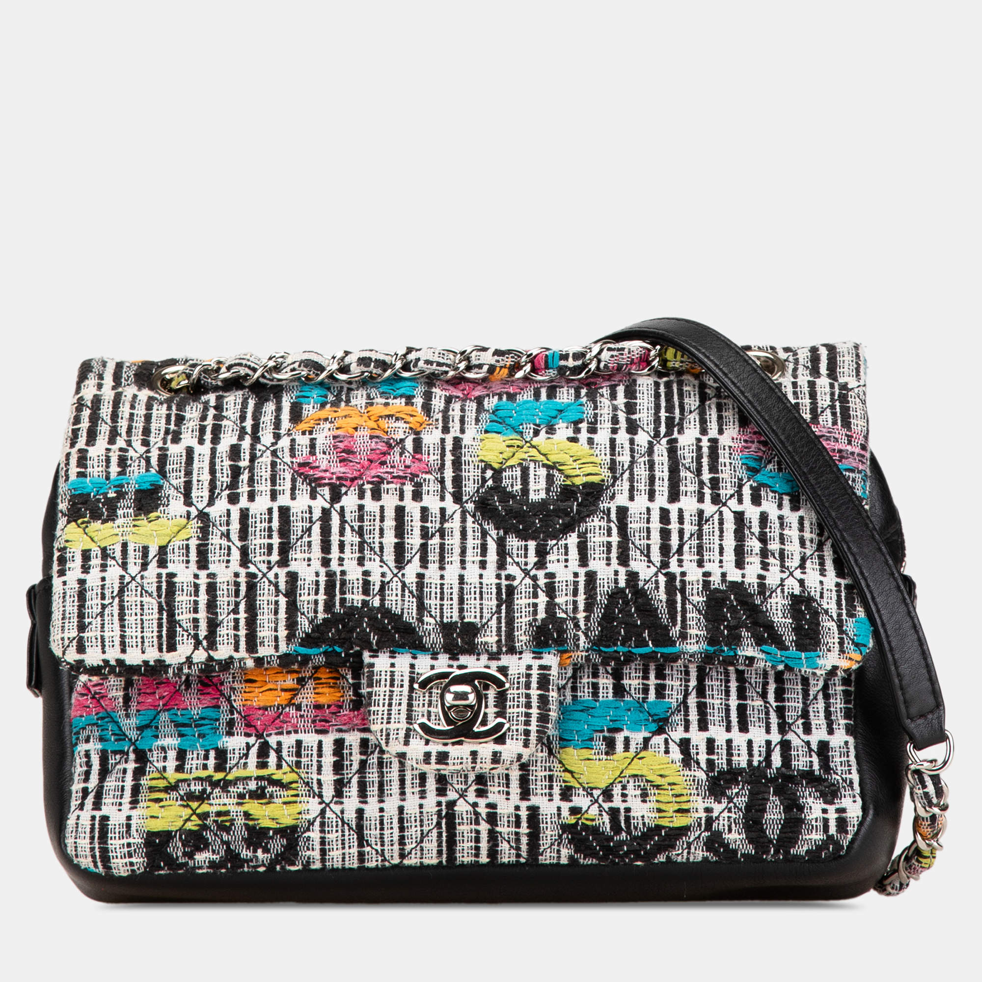 مملوكة مسبقًا Chanel White Quilted Tweed Fantasy Easy Flap