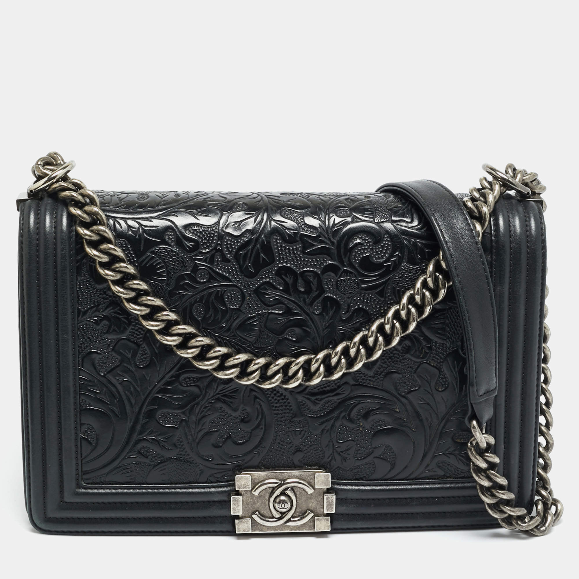 Pre Owned حقيبة شانيل بوي بقلاب جلد منقوش أسود وسط جديد