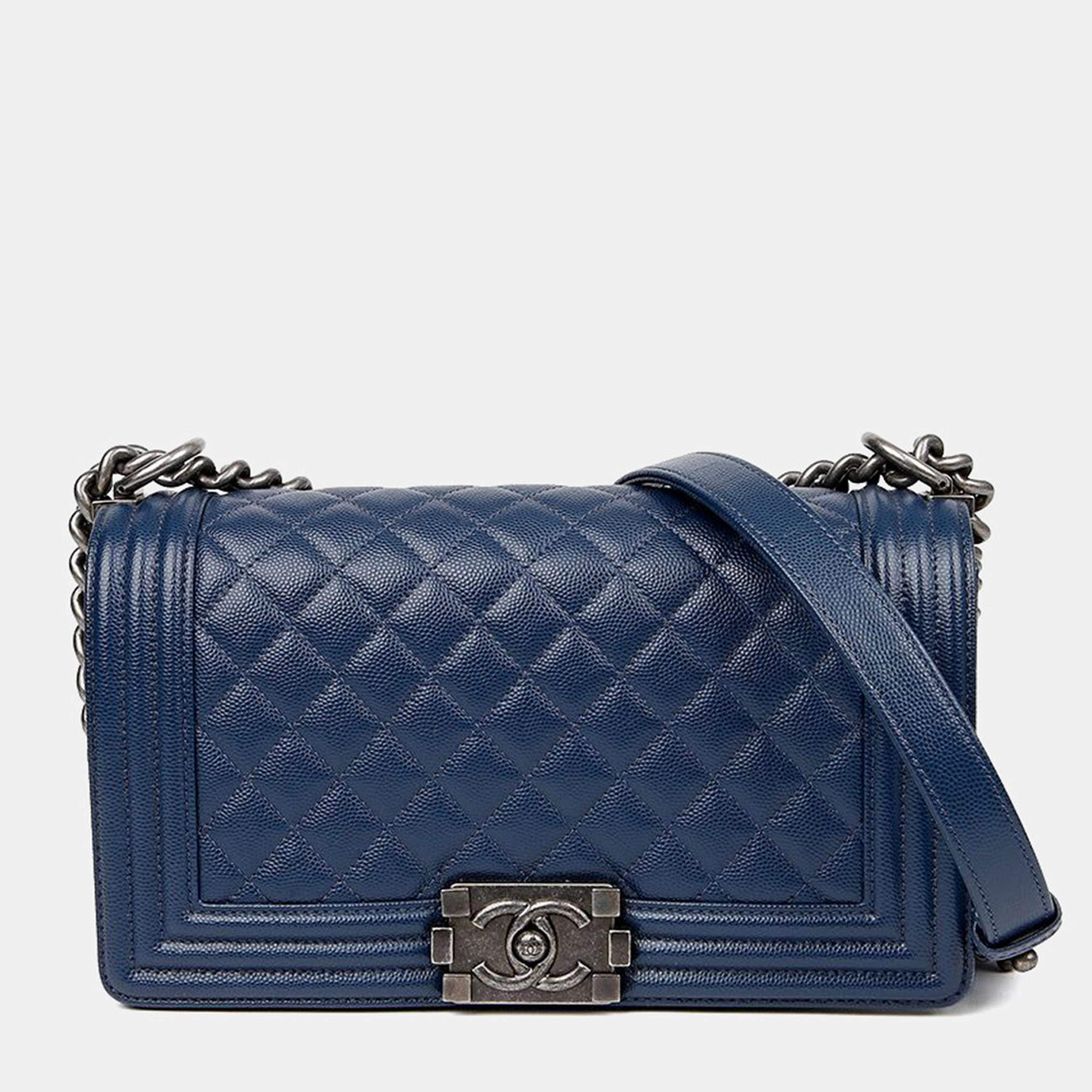 مملوكة مسبقًا Chanel Caviar Boy Medium Blue Leather Shoulder Bag