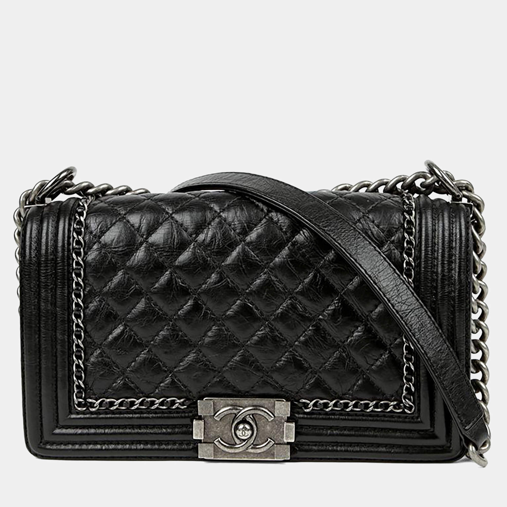 Pre Owned حقيبة شانيل بوي كتف متوسطة سوداء من الجلد