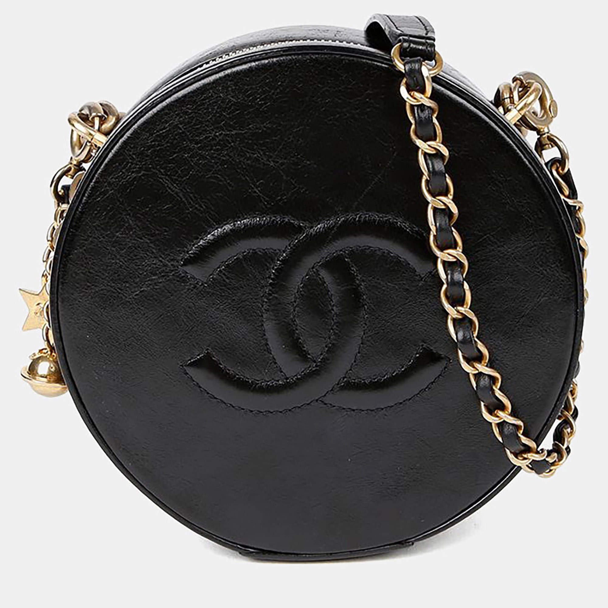 Pre Owned حقيبة شانيل سوداء جلدية مستديرة بسحر الأرض على الكتف