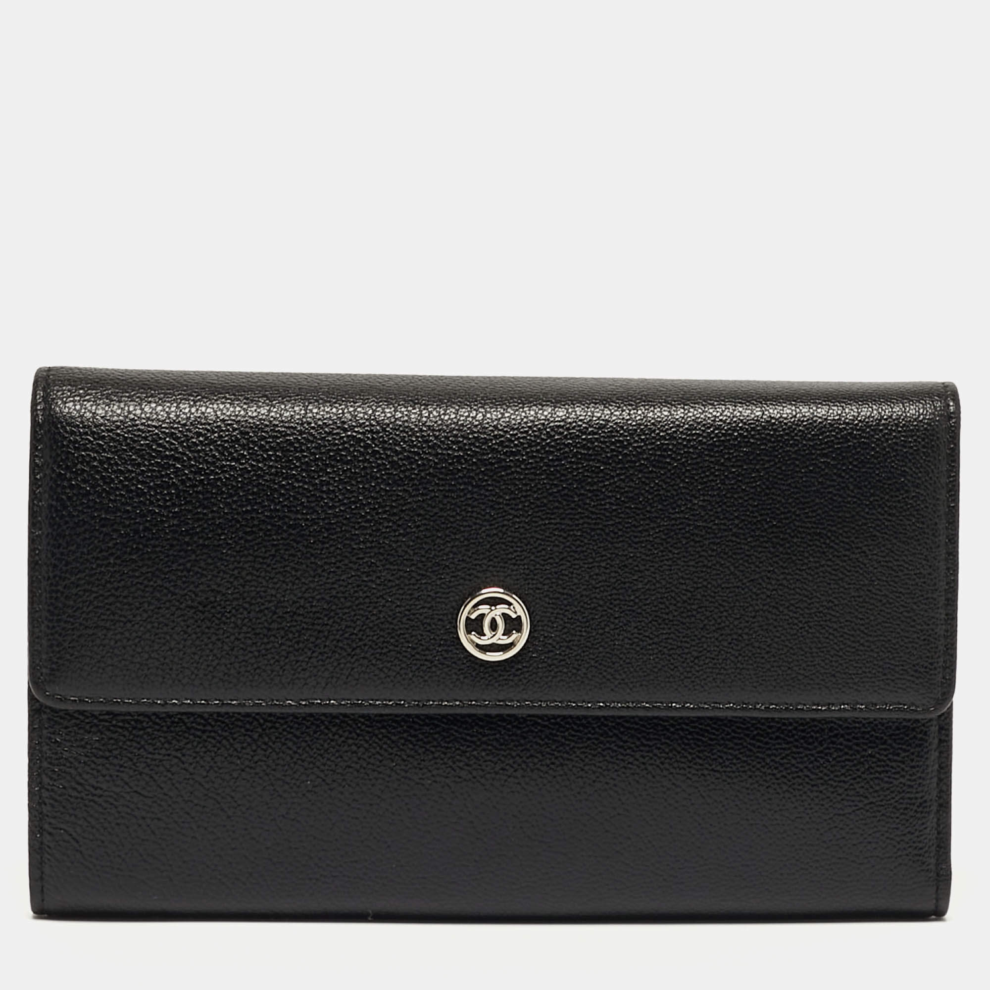مملوكة مسبقًا Chanel CC Black Leather Trifold Wallet