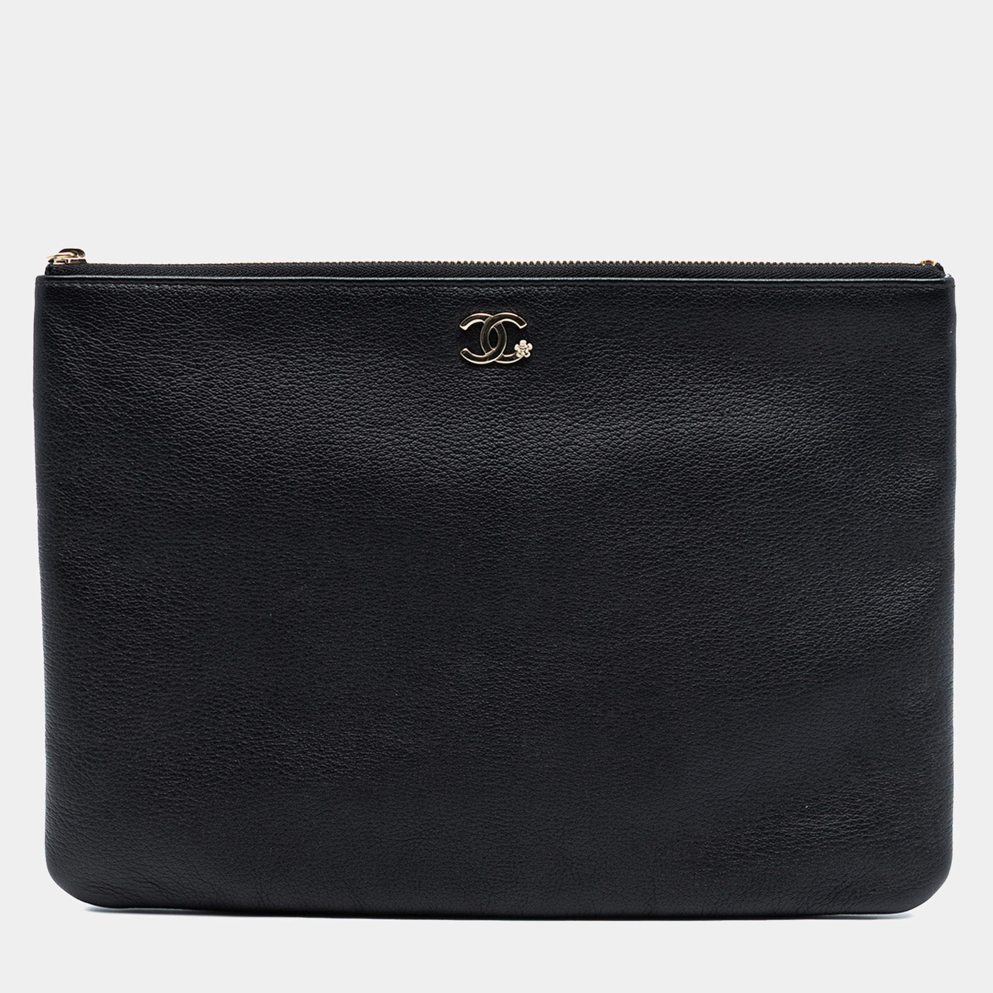 مملوكة مسبقًا حقيبة كلتش شانيل وسّط كافيار حظ البرسيم أسود