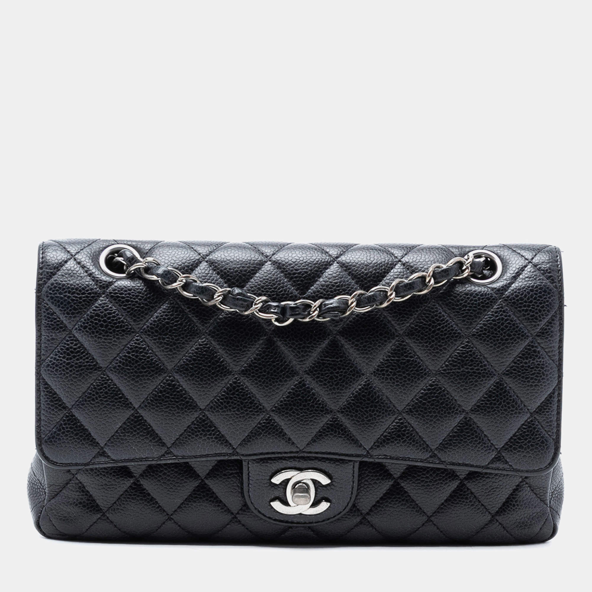Pre Owned حقيبة شانيل كلاسيك كافيار سوداء متوسطة مزدوجة الغطاء