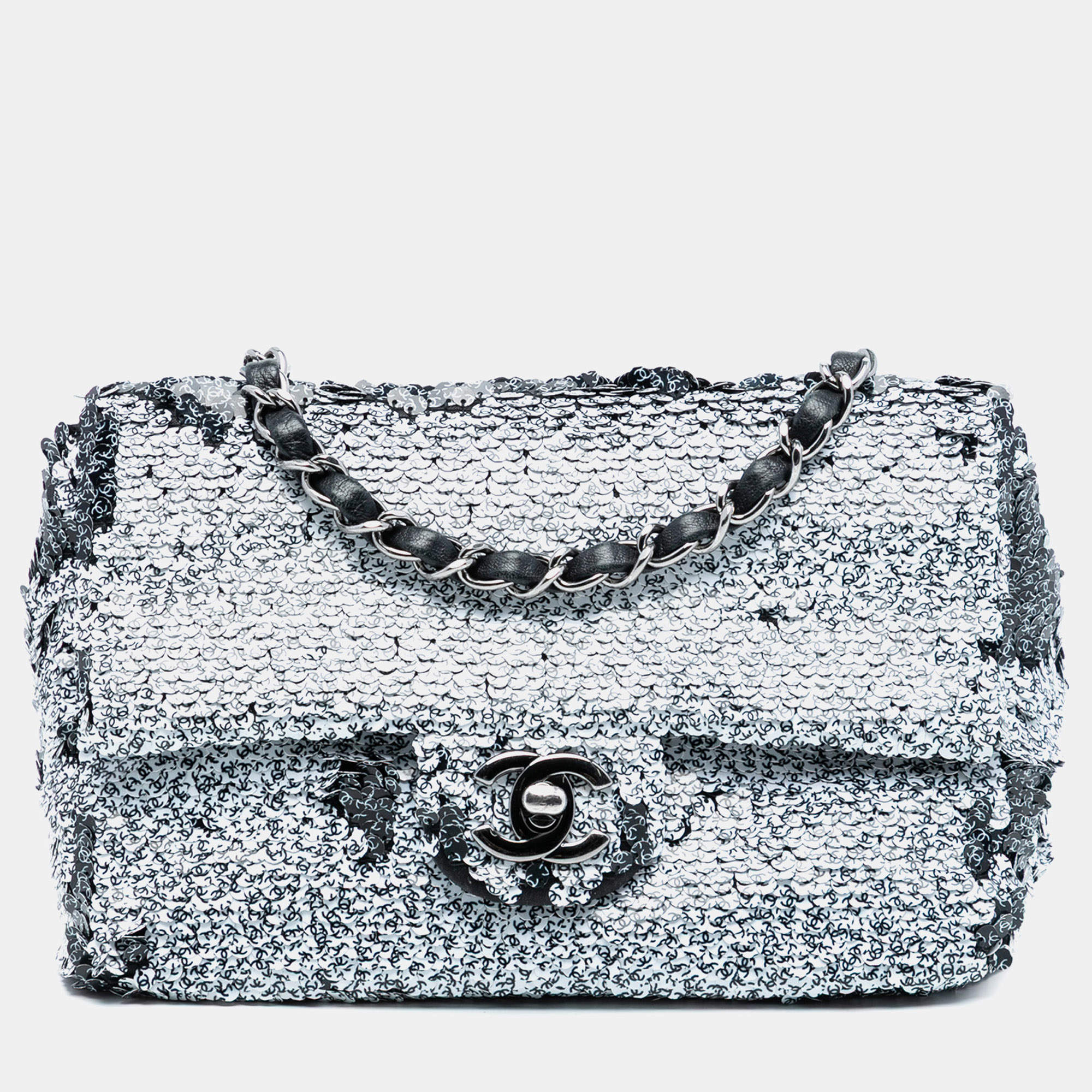 مملوكة مسبقًا Chanel Black White CC Printed Sequin Single Flap