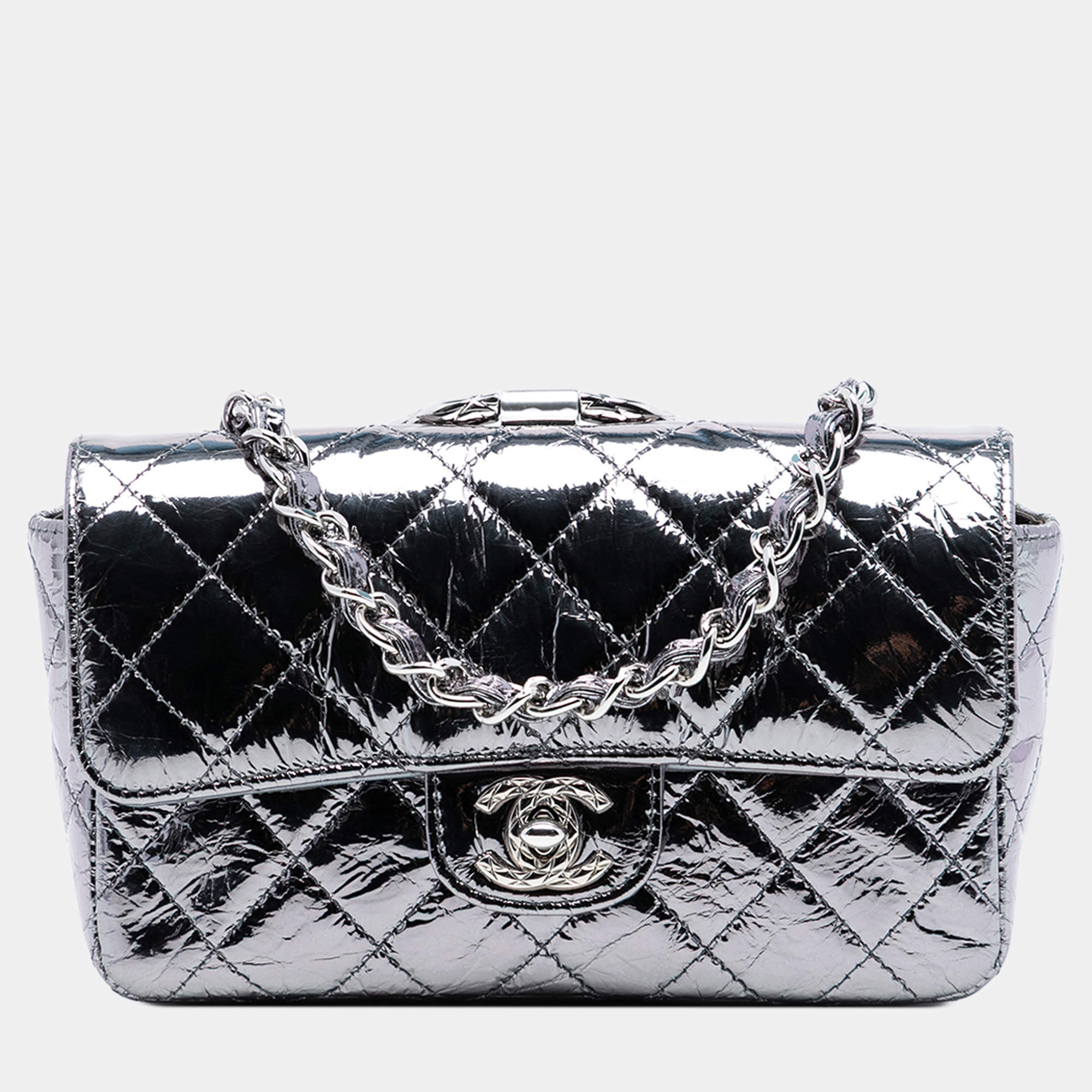 مملوكة مسبقًا حقيبة بقلاب شانيل ماسكة خاتم جلد عجل فضي معدني صغير مبطن