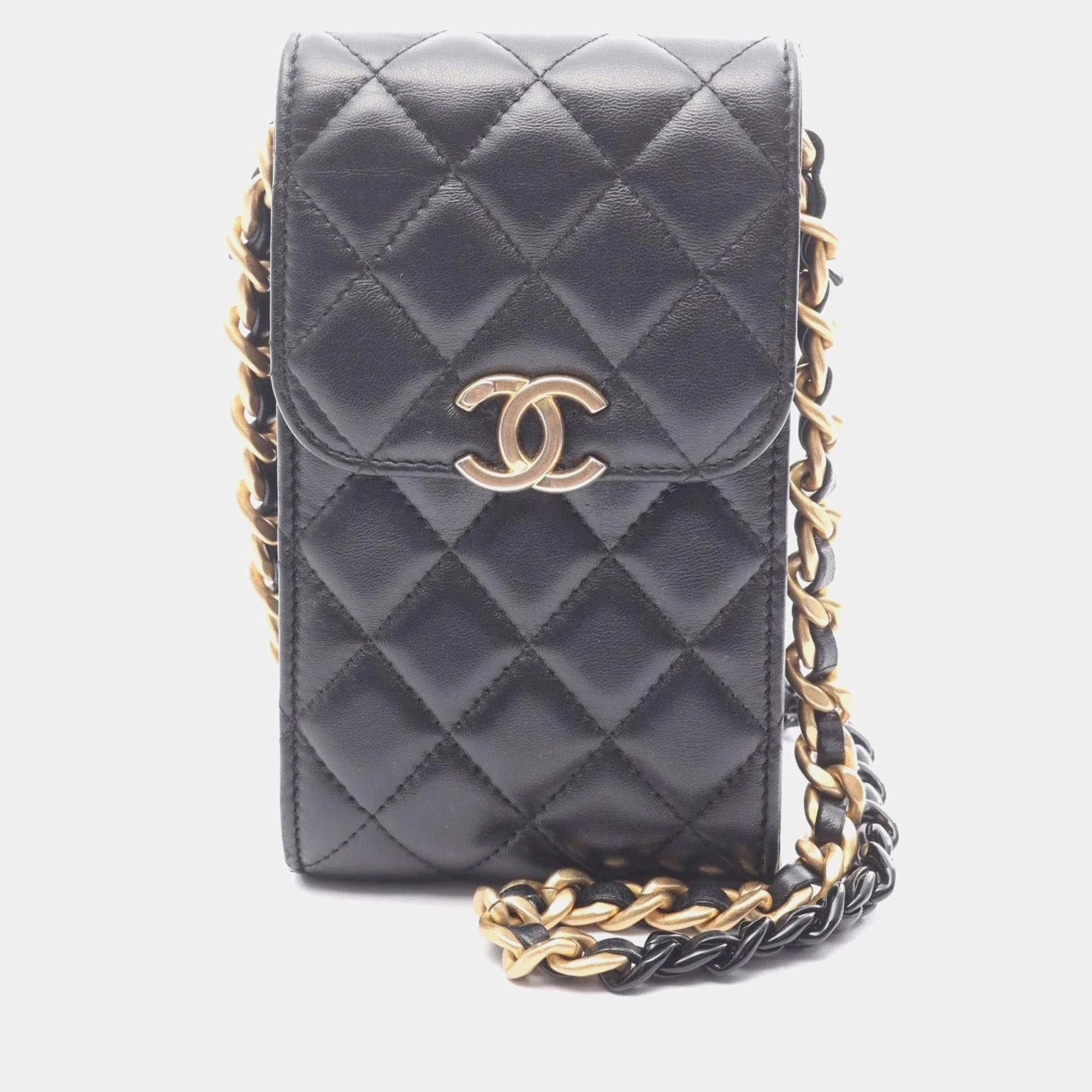 مملوكة مسبقًا Chanel Matelasse Shoulder Bag Leather Black