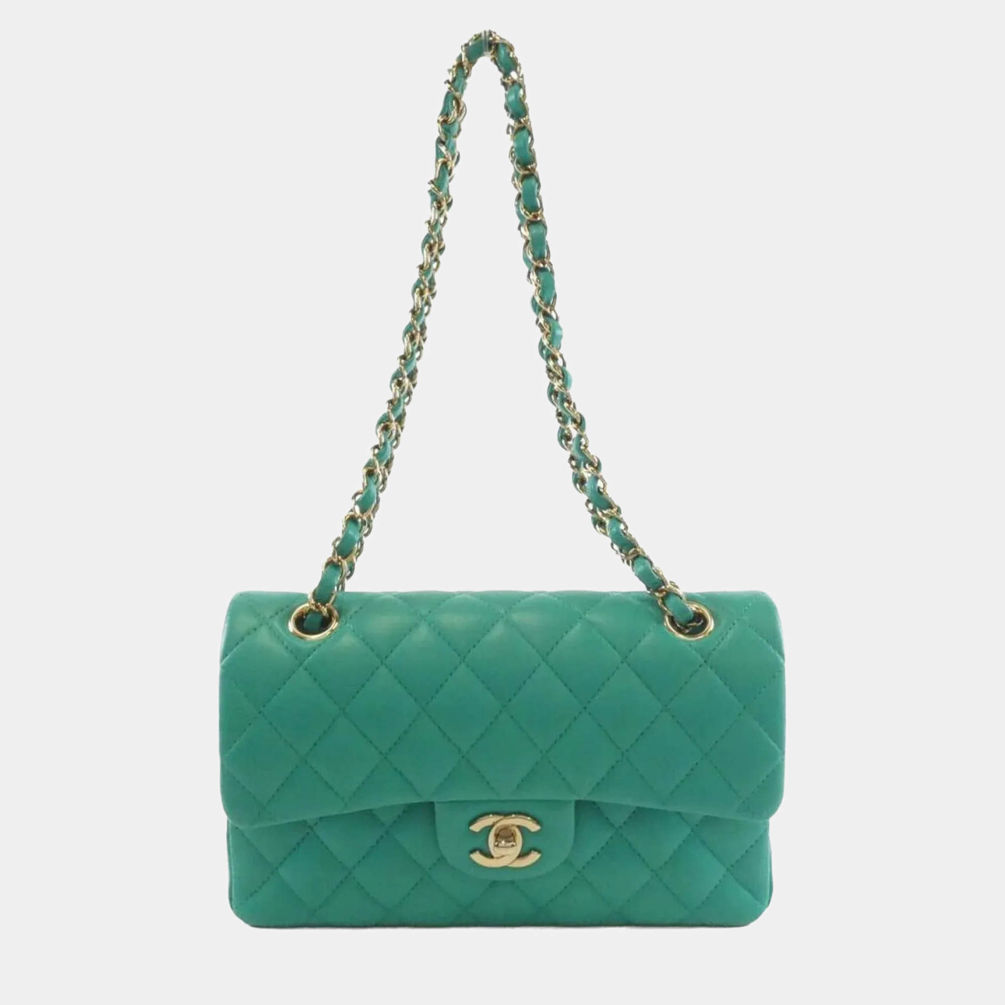 مملوكة مسبقًا Chanel Green Lambskin Leather Shoulder Bag GHW