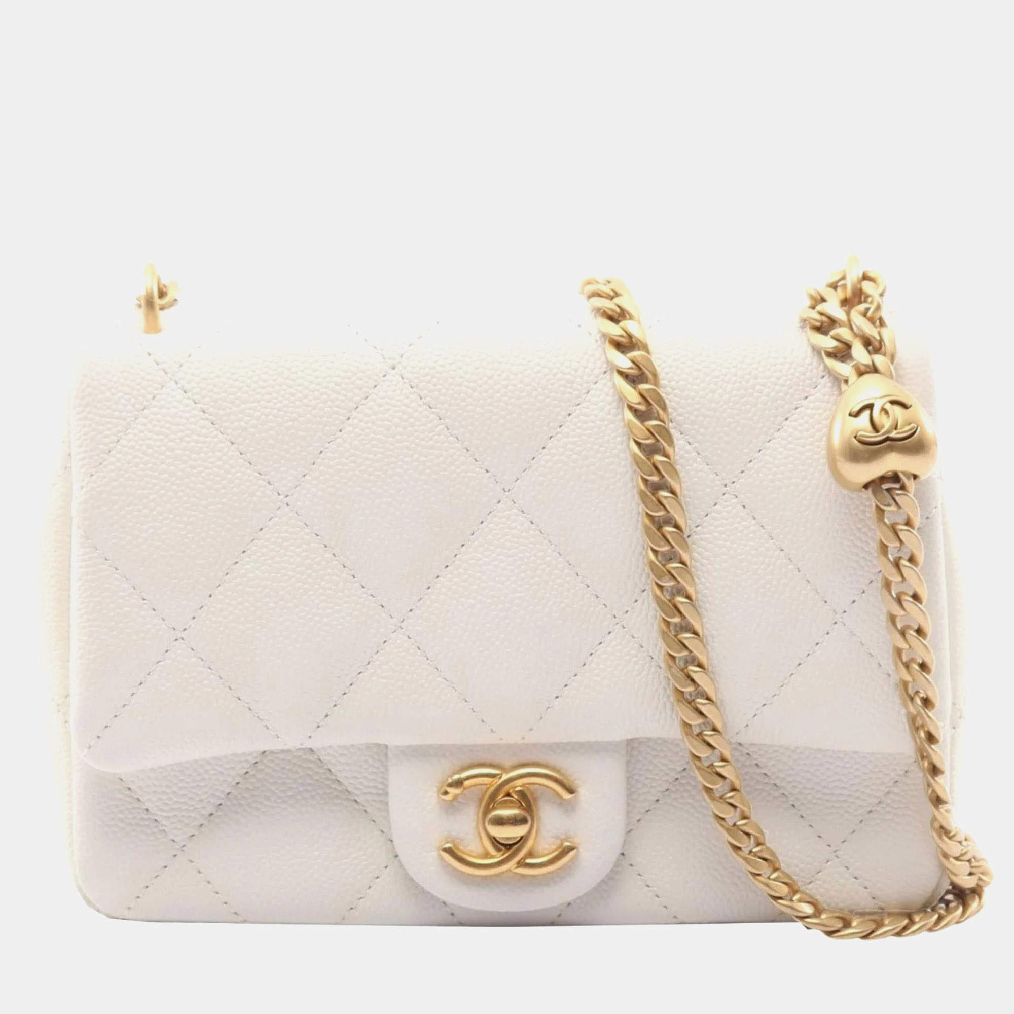 مملوكة مسبقًا Chanel Matelasse Shoulder Bag In Calfskin Leather White