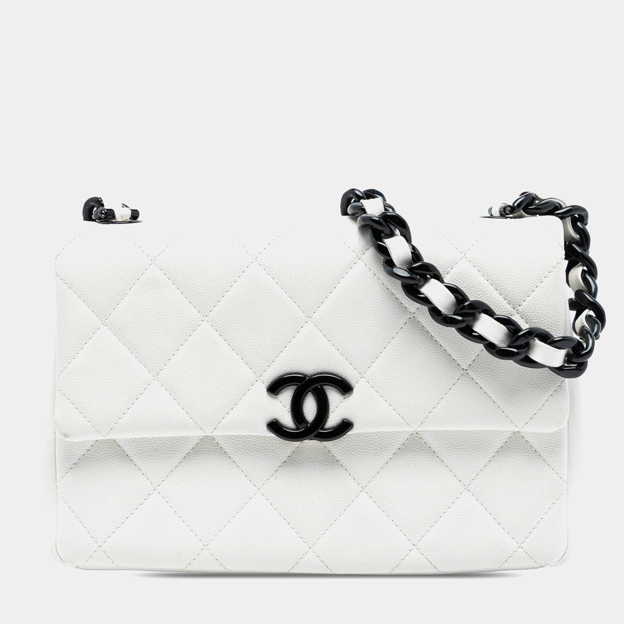 مملوكة مسبقًا حقيبة شانيل ماي إيفريثنج فلاب كافيار مبطن أبيض صغيرة