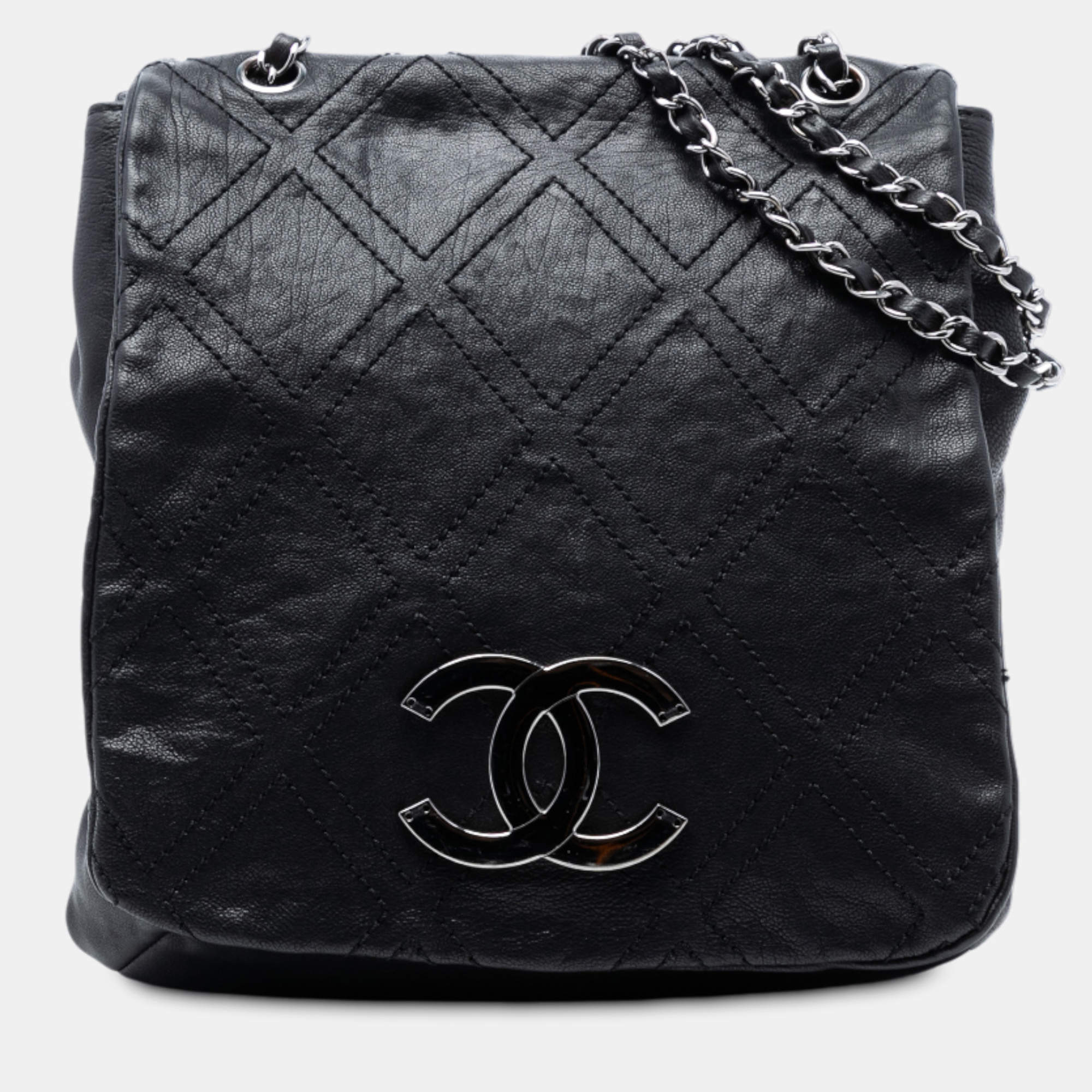 مملوكة مسبقًا Chanel Black Large Calfskin Diamond Stitch Crossbody