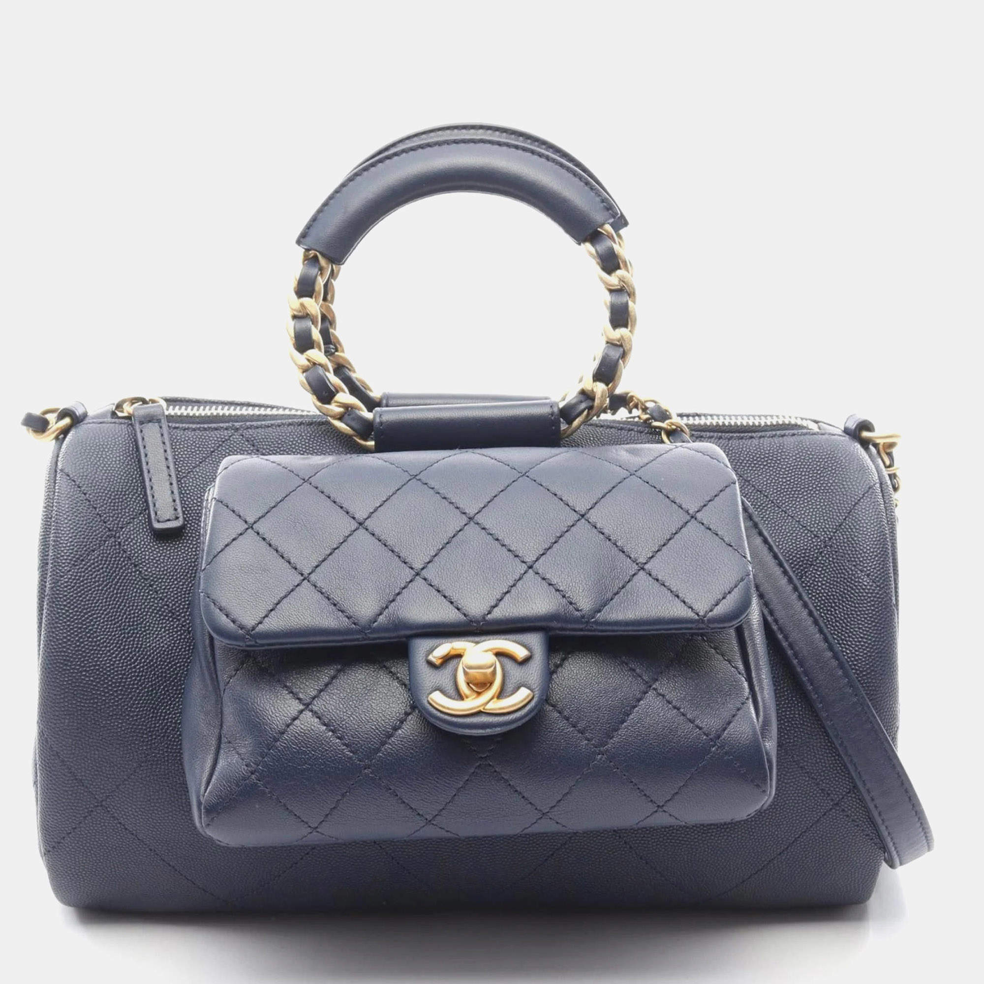 مملوكة مسبقًا Chanel Matelasse Shoulder Bag In Grained Calfskin Leather Navy Blue