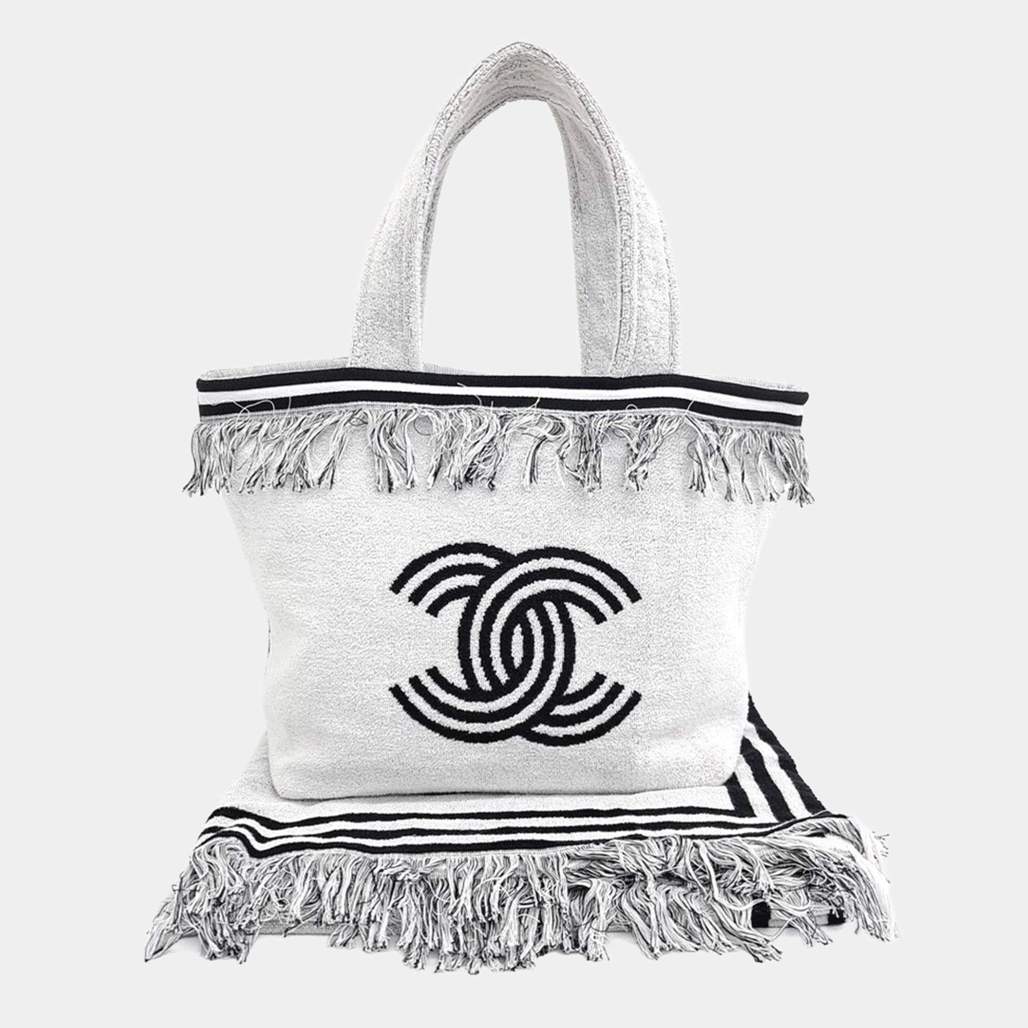 مملوكة مسبقًا Chanel Grey Cotton Beach Bag Towel SET