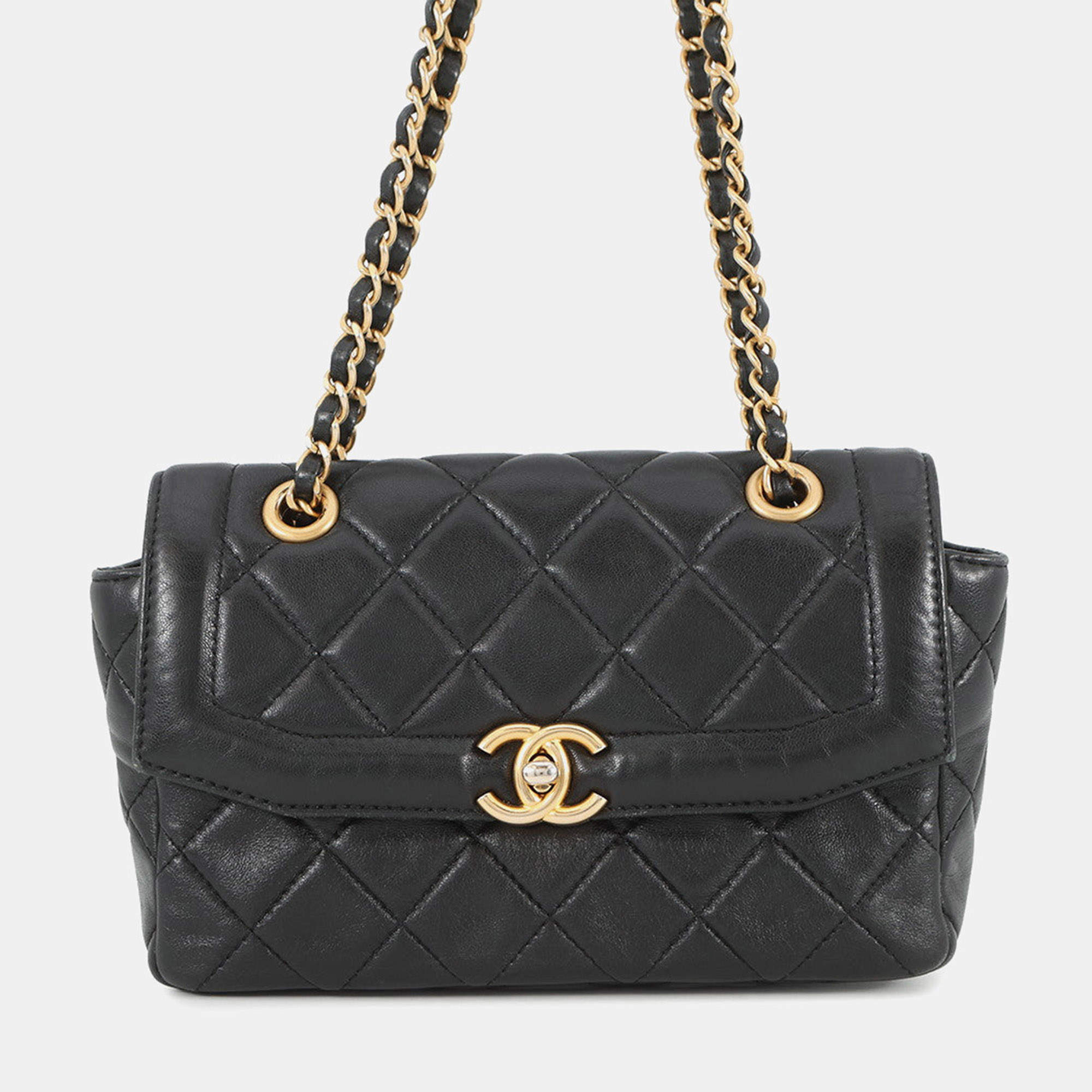 مملوكة مسبقًا Chanel Matelasse Flap Bag Chain shoulder Black Lambskin Size 21